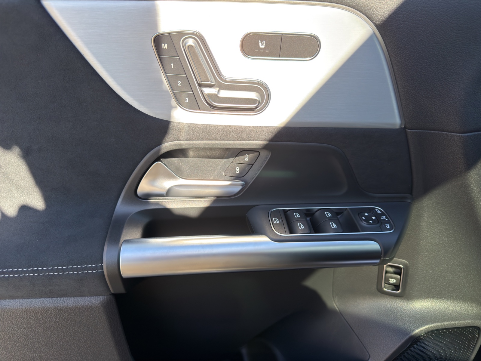 MERCEDES-BENZ GLA 250 4Matic 8G-DCT Swiss Star-image-12
