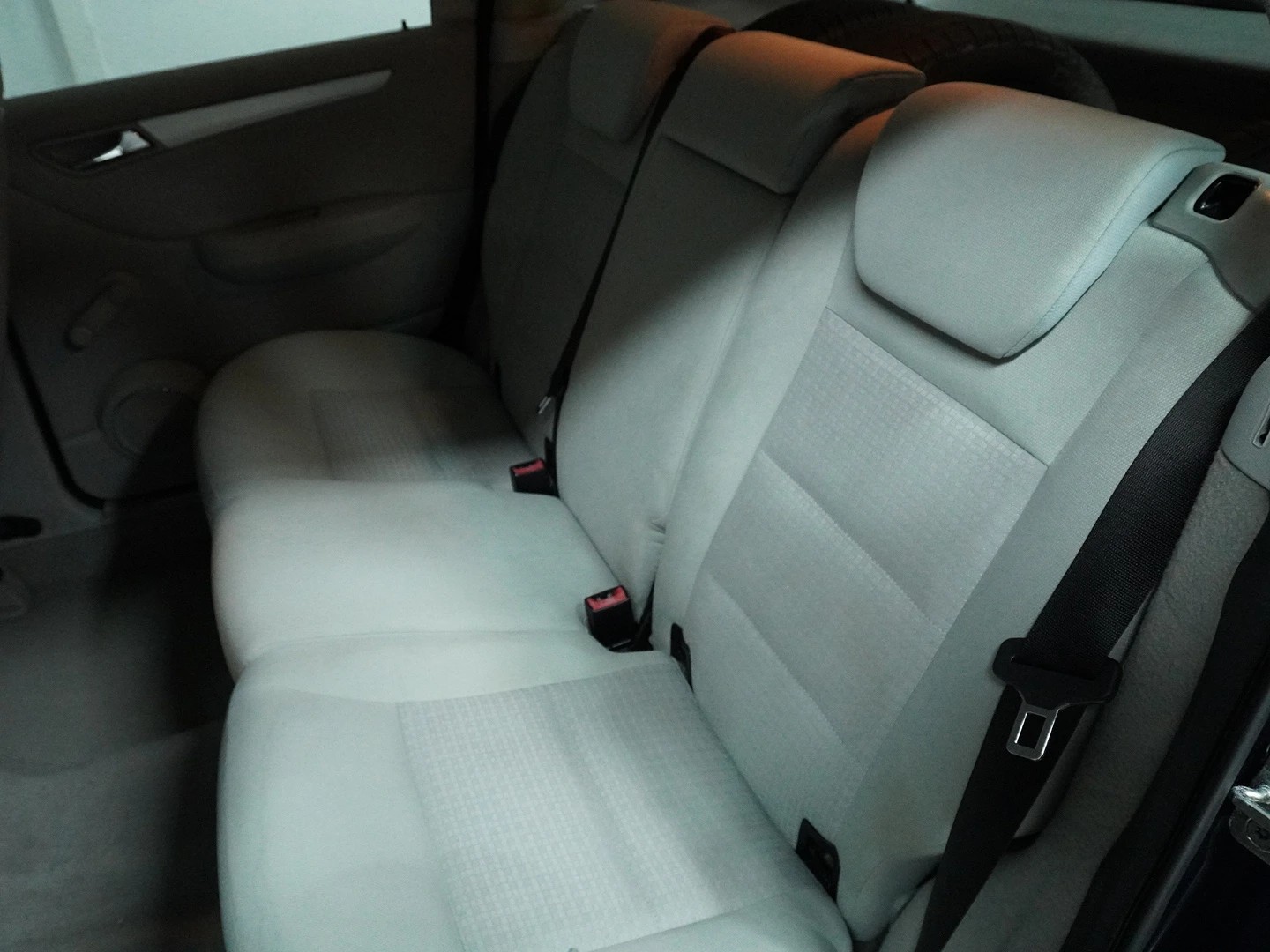 MERCEDES-BENZ B 200-image-4