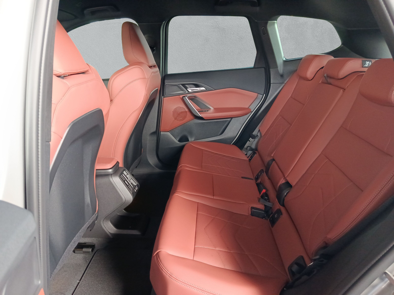 BMW iX1 eDrive 20 Edition M Sport-image-15