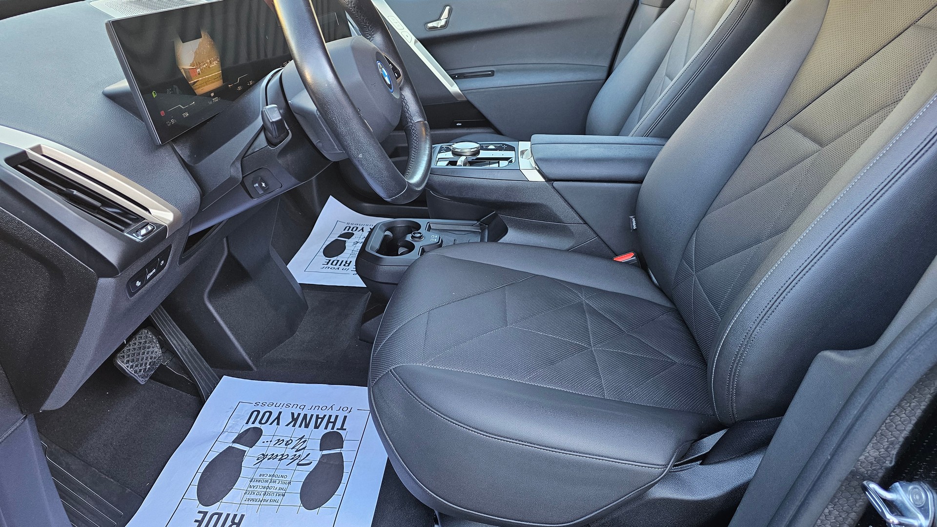 BMW iX xDrive40-image-10