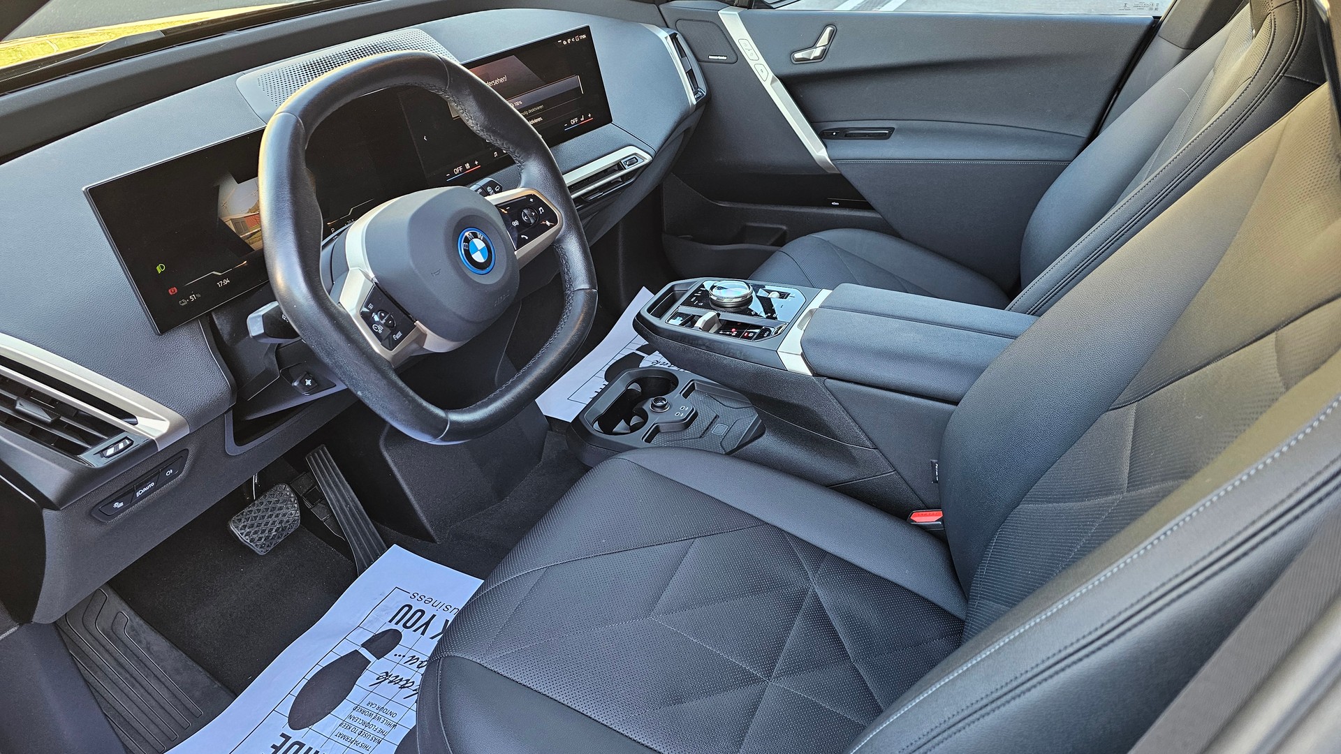 BMW iX xDrive40-image-9