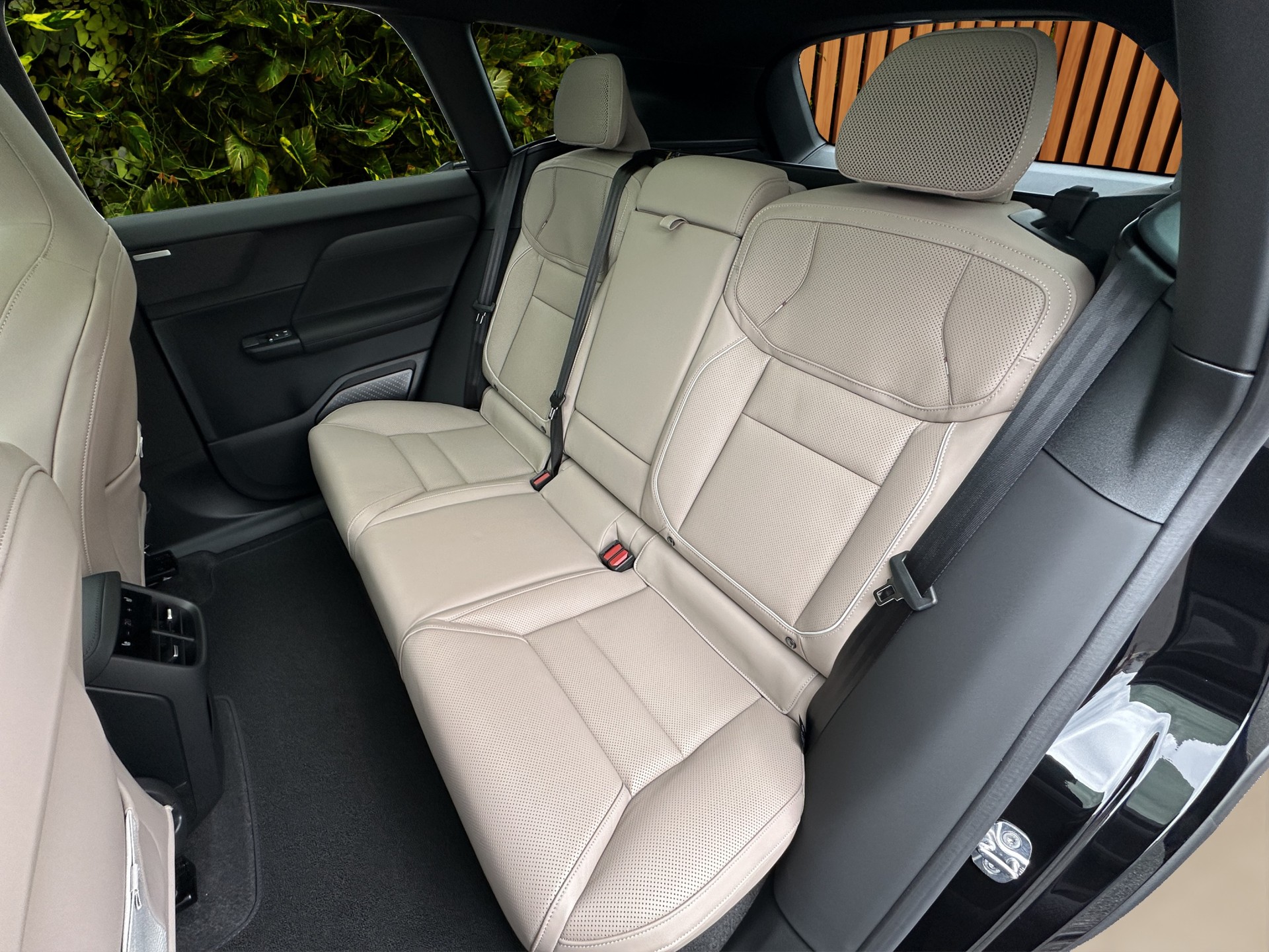 VOLVO EX60 Twin Ultra AWD-image-14