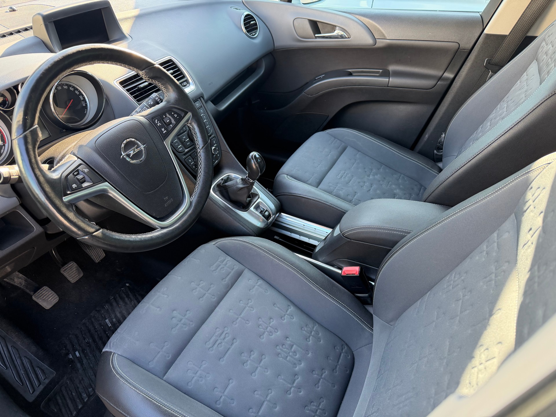 OPEL Meriva 1.4 Turbo Cosmo-image-6