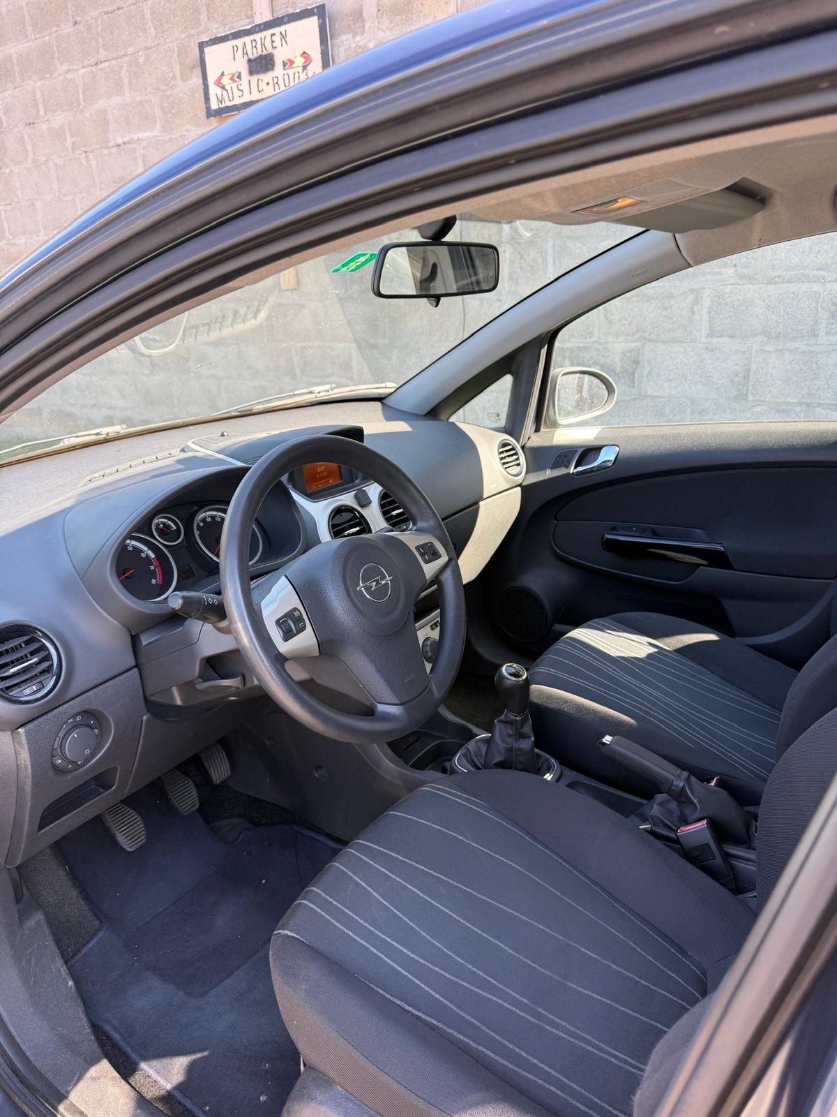 OPEL Corsa 1.4 TP Enjoy-image-5
