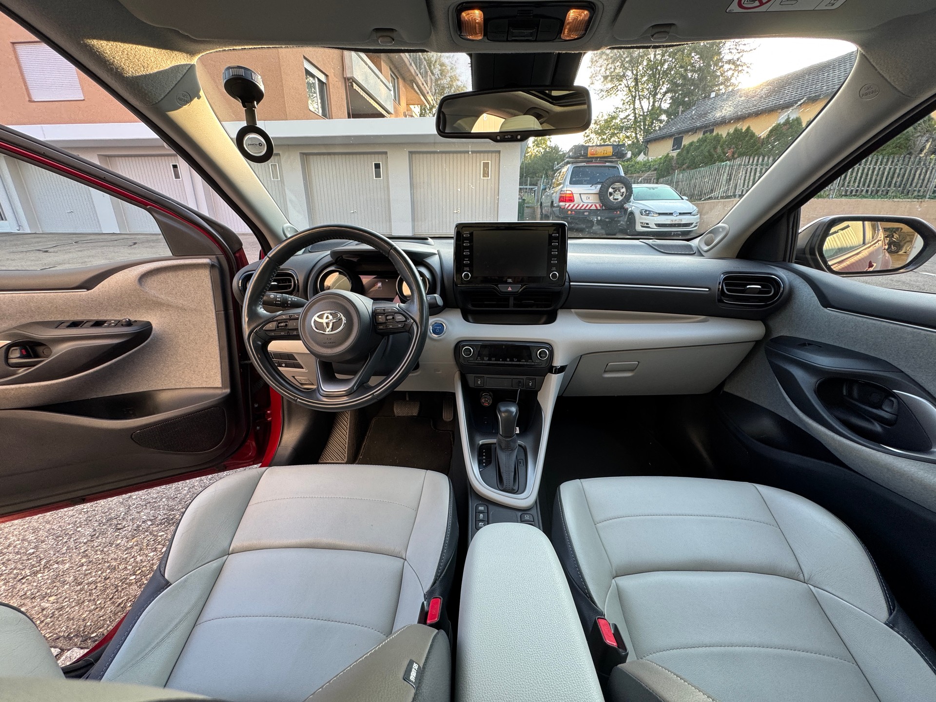 TOYOTA 1.5 VVT-i HSD Premium-image-5