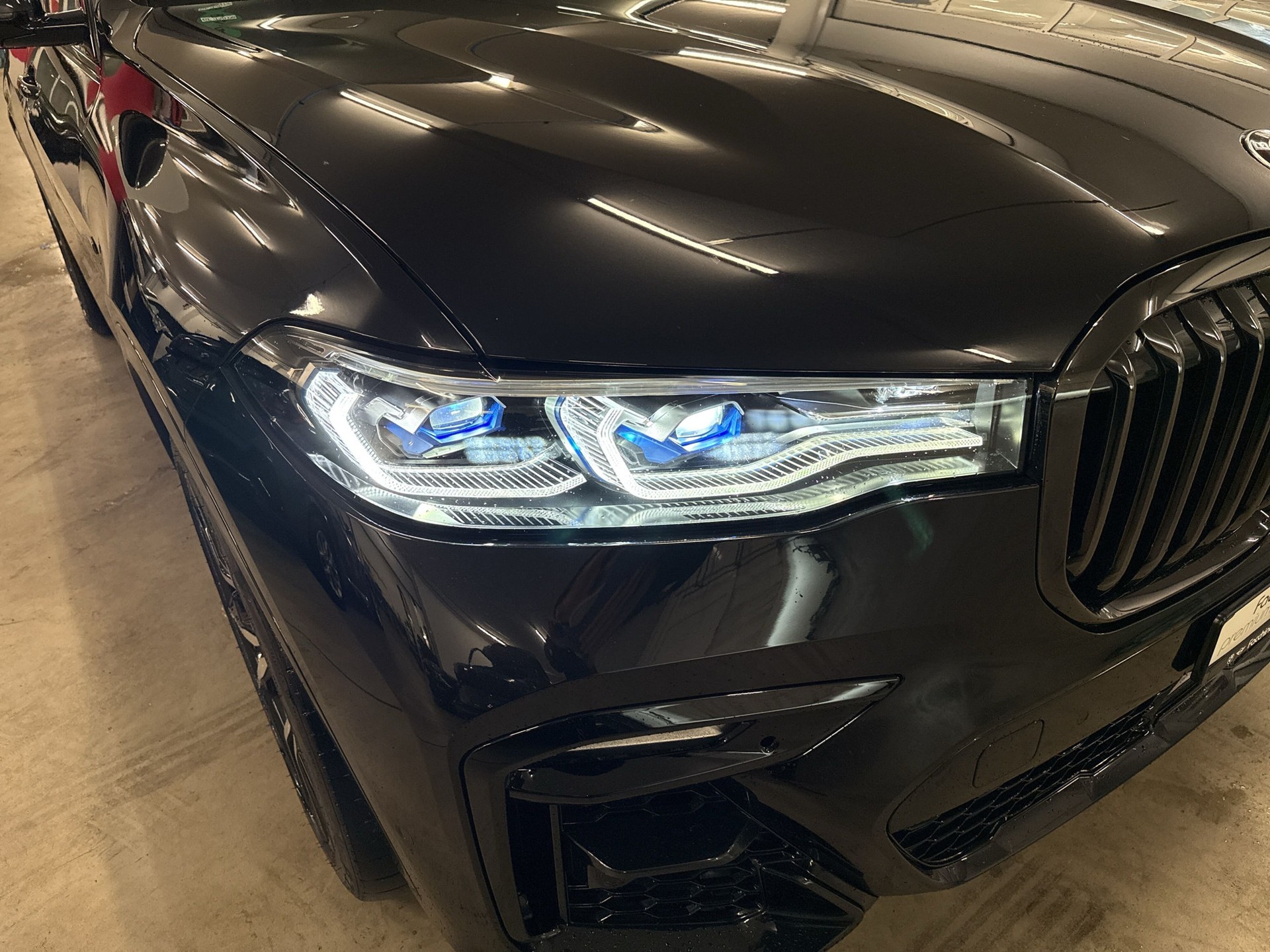 BMW X7 xDrive 48V 40d Steptronic-image-17