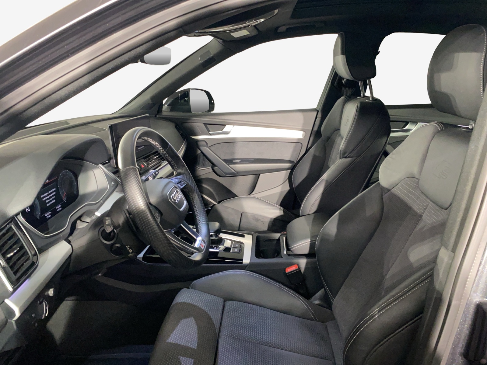AUDI Q5 Sportback 40 TDI Blackedition quattro S-tronic-image-7