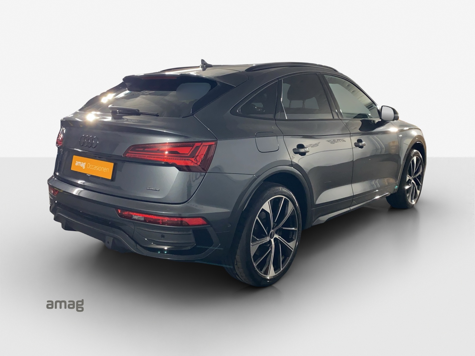 AUDI Q5 Sportback 40 TDI Blackedition quattro S-tronic-image-4