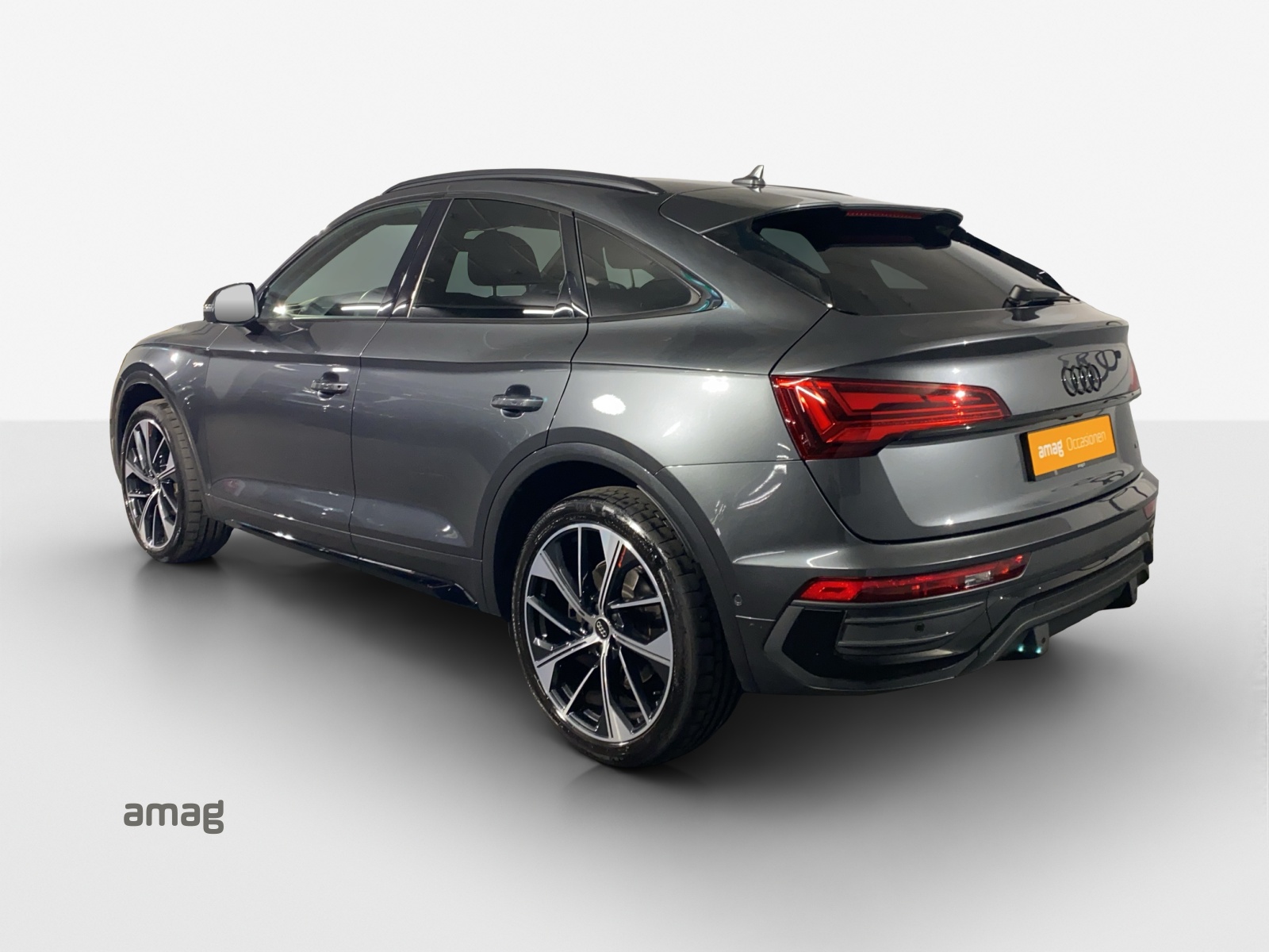 AUDI Q5 Sportback 40 TDI Blackedition quattro S-tronic-image-2
