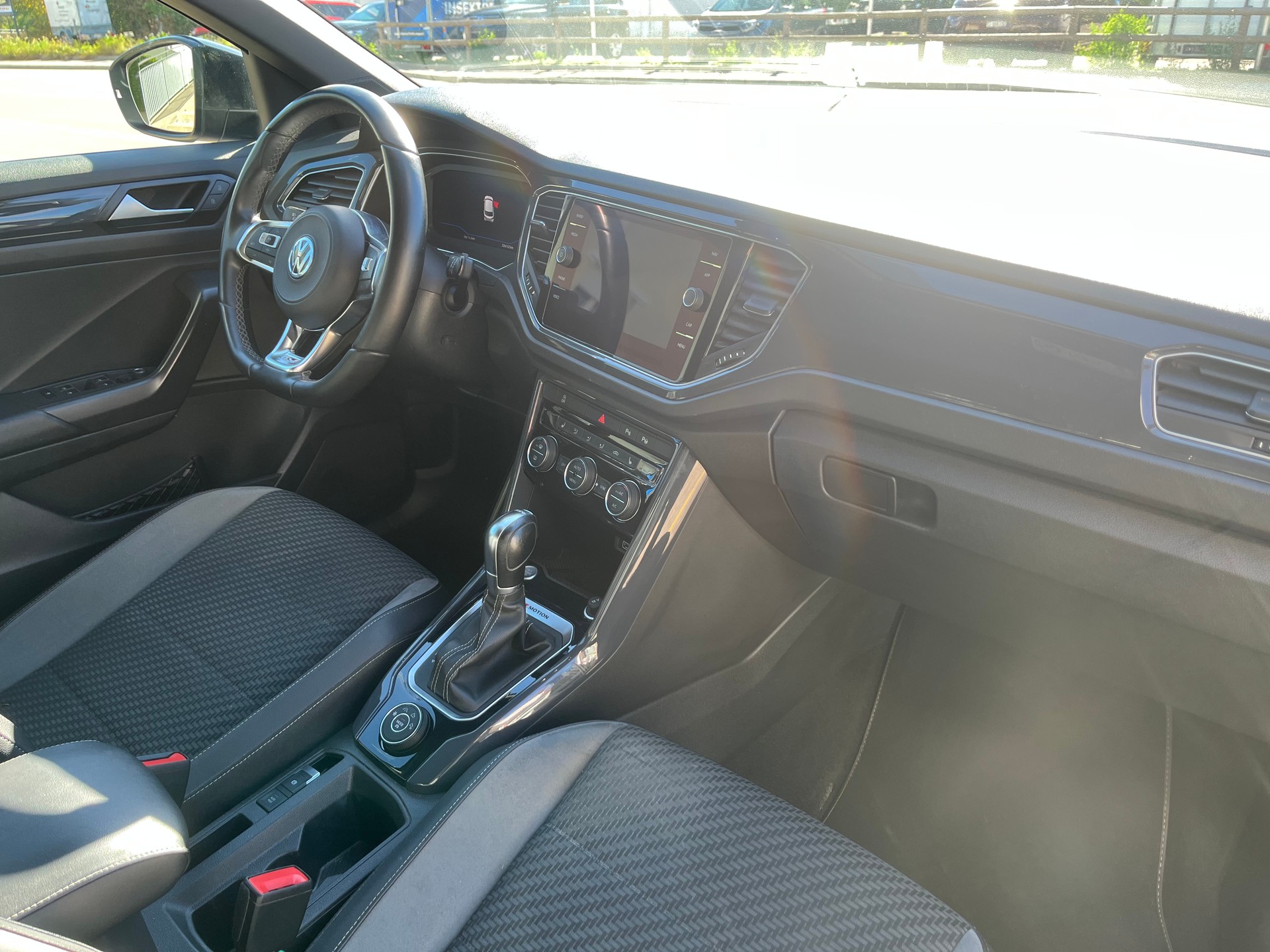 VW T-Roc 2.0 TSI Sport DSG 4Motion-image-3