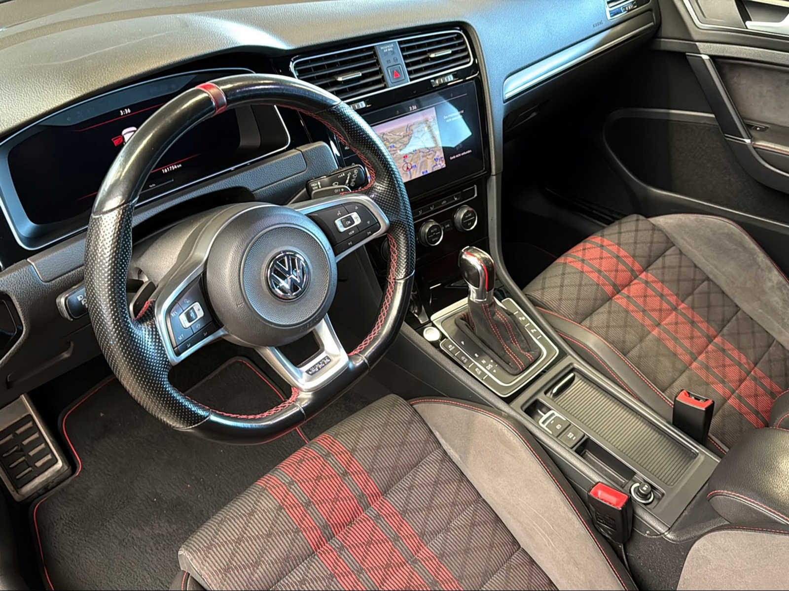 VW Golf VII 2.0 TSI GTI TCR DSG-image-14