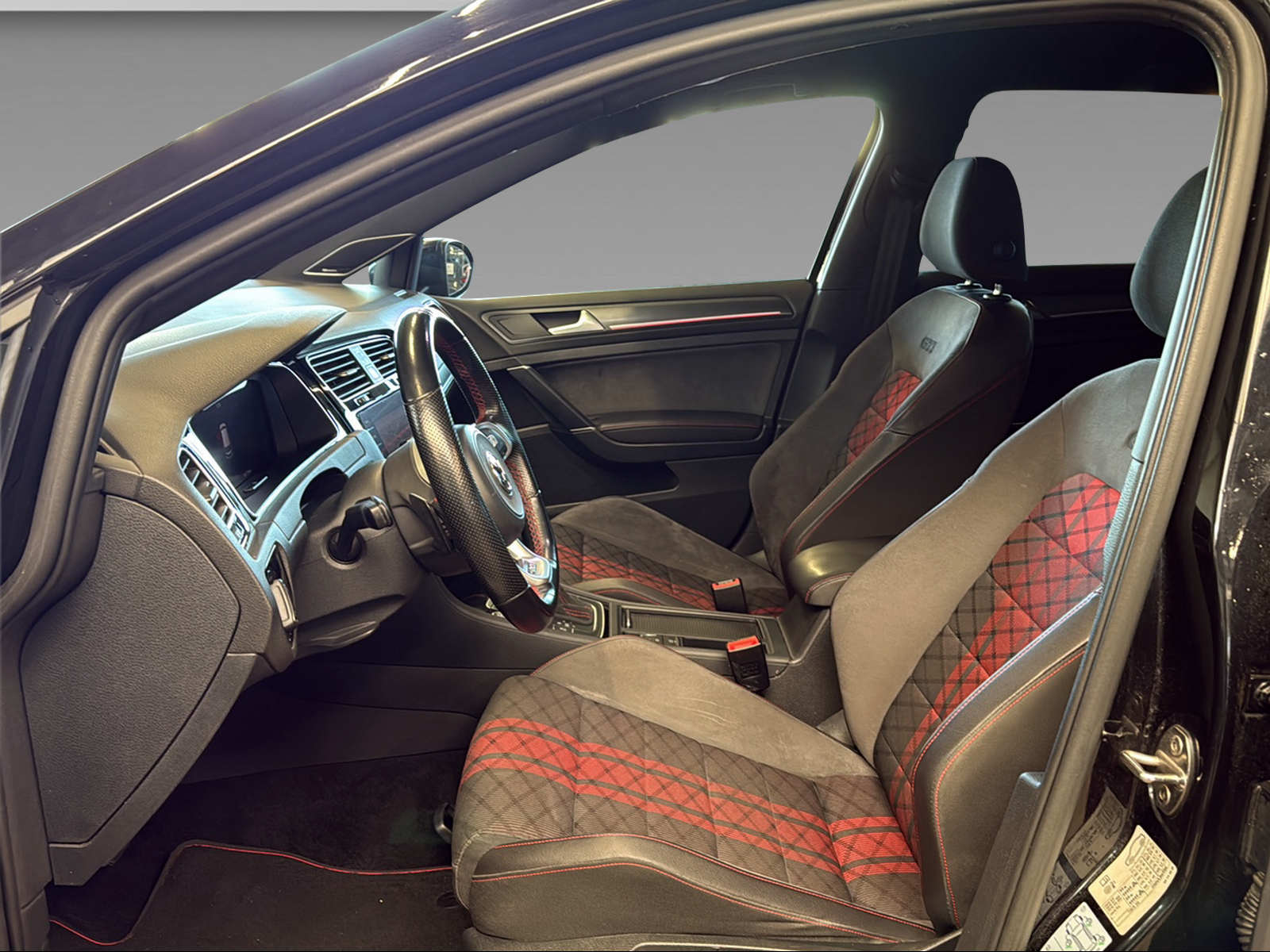 VW Golf VII 2.0 TSI GTI TCR DSG-image-13