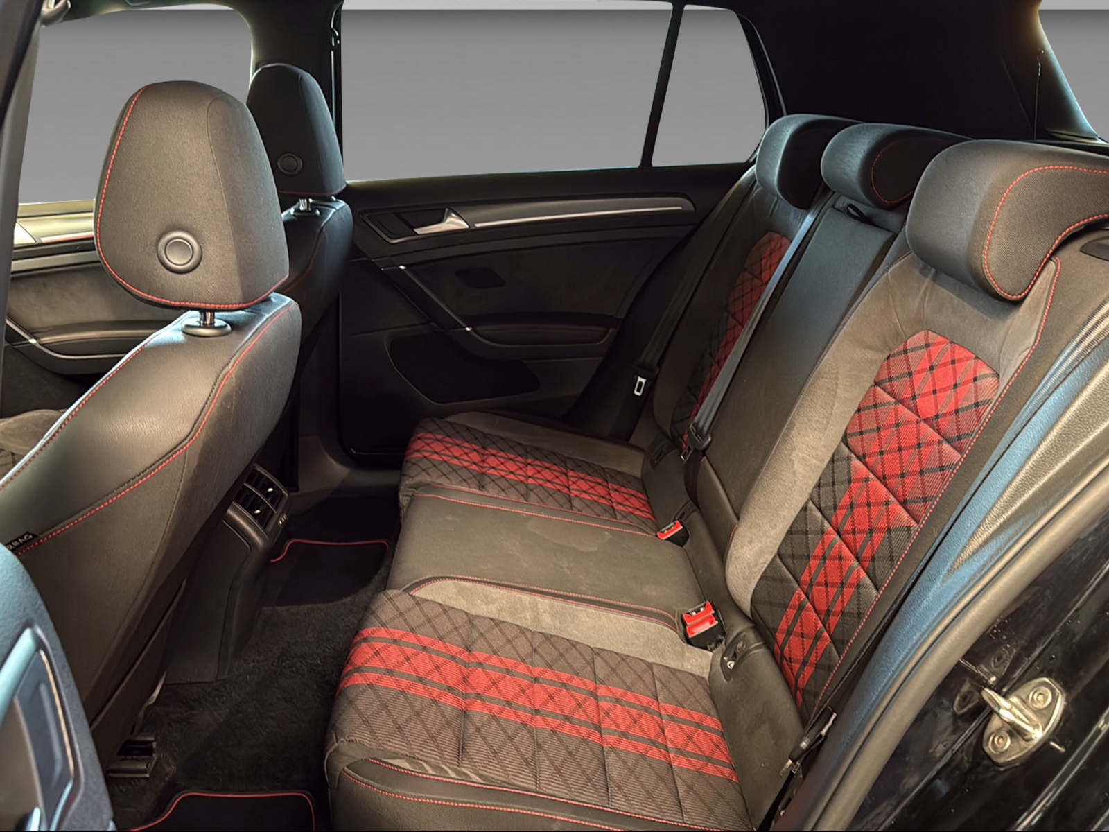 VW Golf VII 2.0 TSI GTI TCR DSG-image-20
