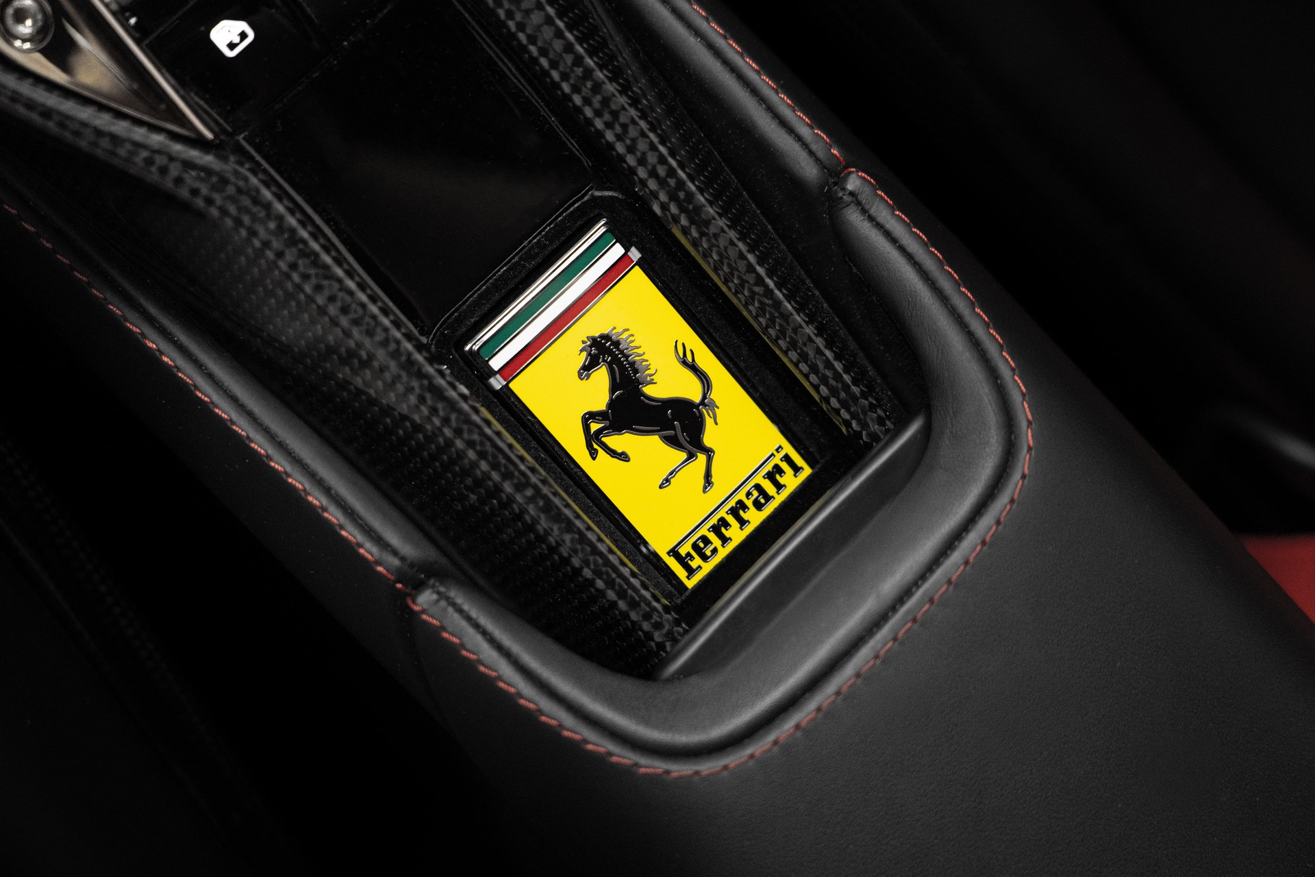 FERRARI SF90 Stradale - Ferrari Garantie - Gratis Service-image-9