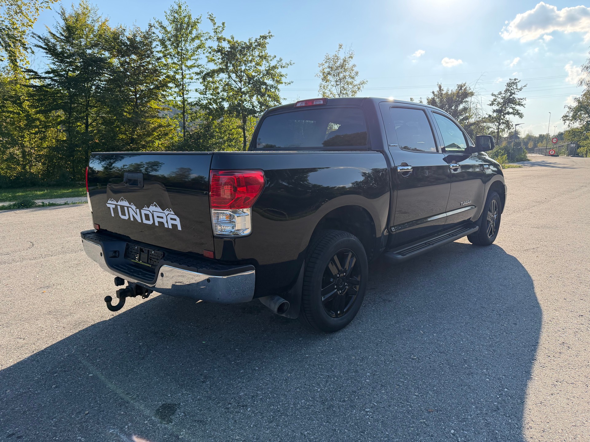 TOYOTA 5.7 V8-image-3
