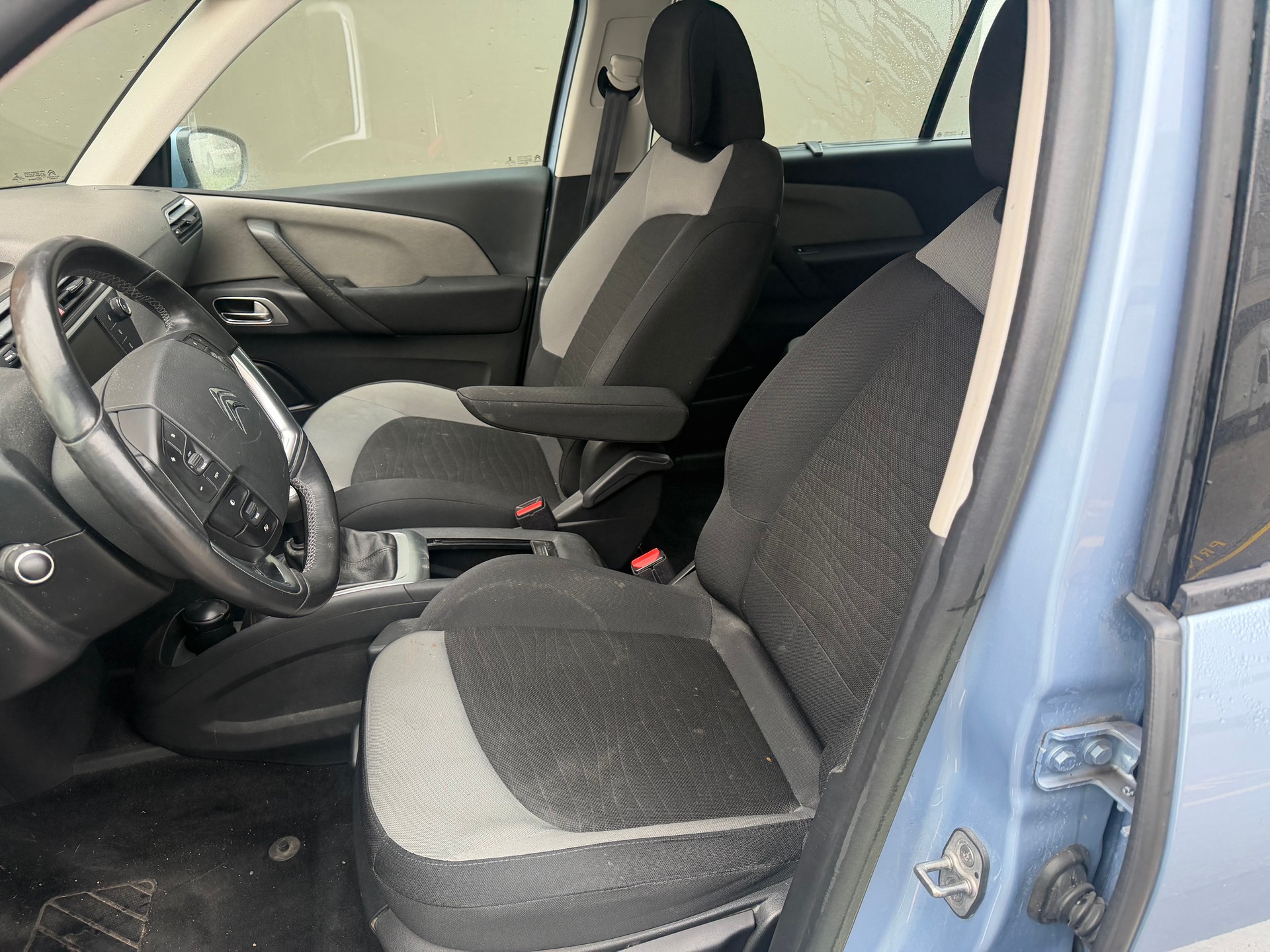 CITROEN Grand C4 Picasso 1.6 e-HDi-image-6
