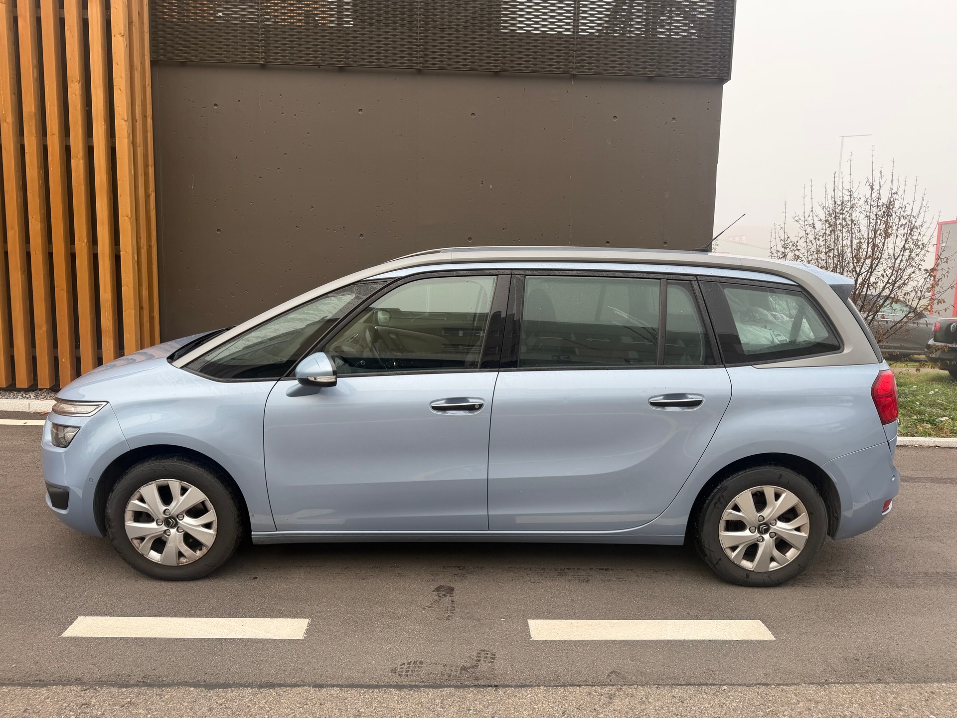 CITROEN Grand C4 Picasso 1.6 e-HDi-image-4