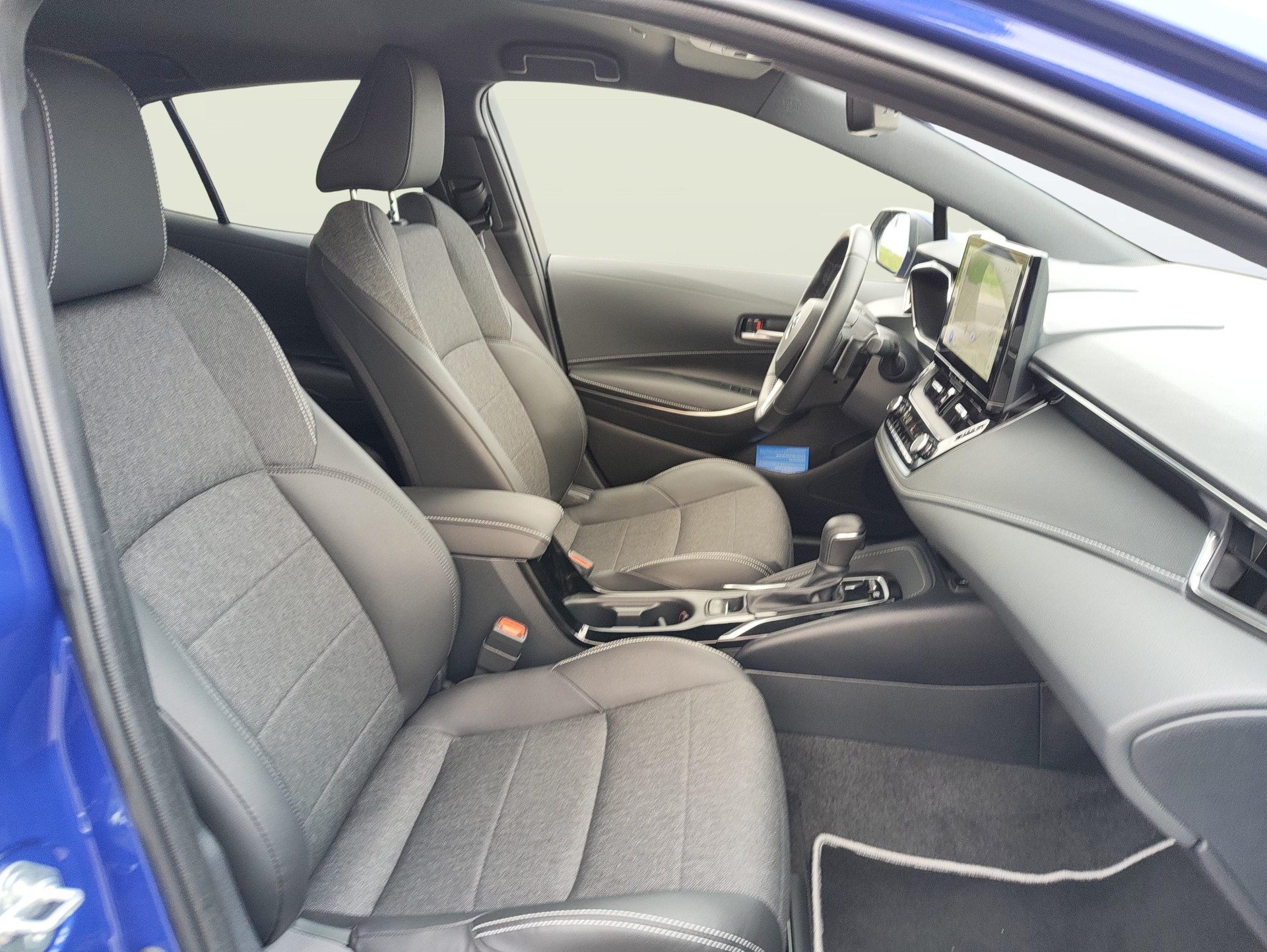 TOYOTA Corolla 2.0 HSD Trend-image-8