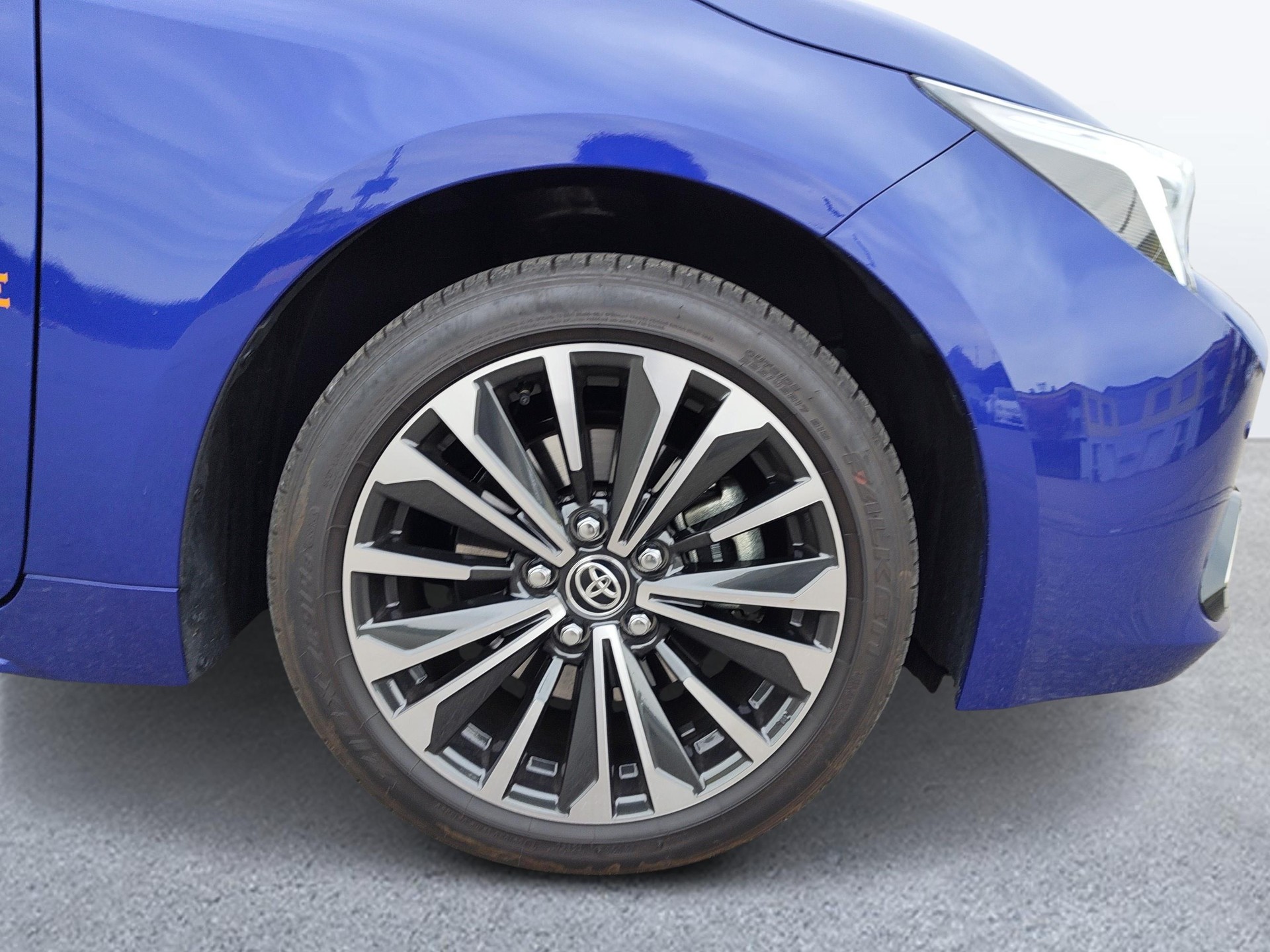 TOYOTA Corolla 2.0 HSD Trend-image-15