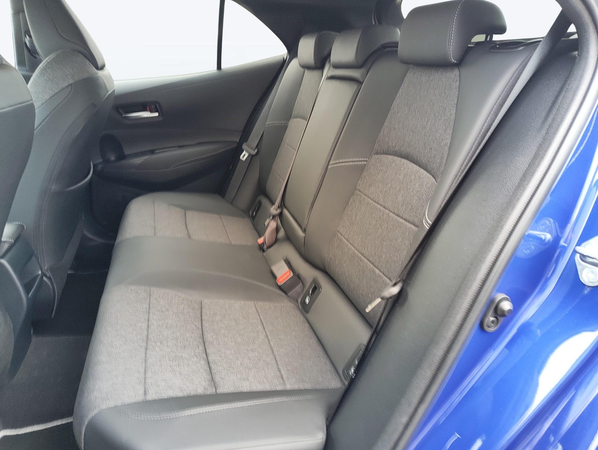 TOYOTA Corolla 2.0 HSD Trend-image-9