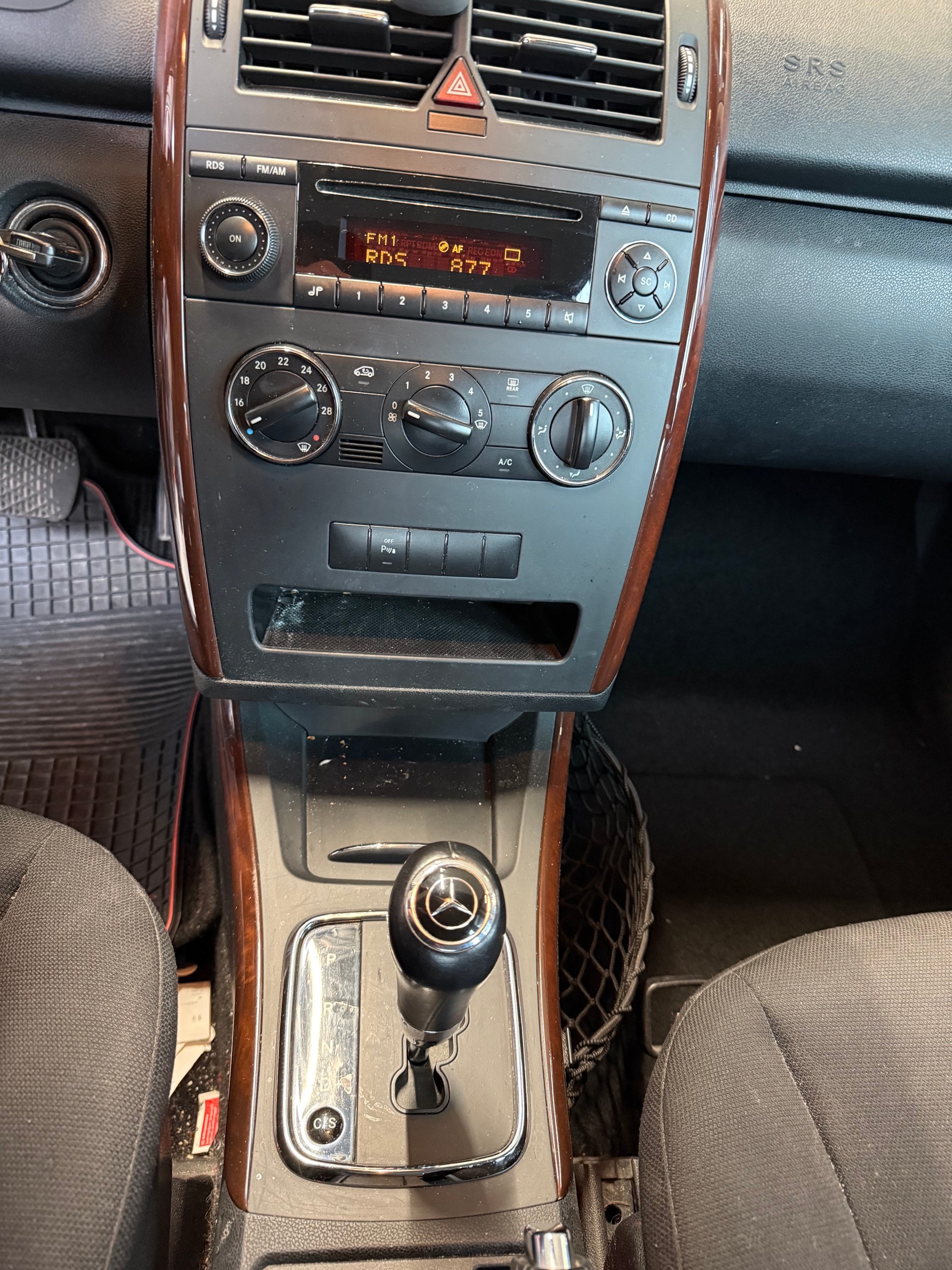 MERCEDES-BENZ A 170 Elégance Automat-image-4