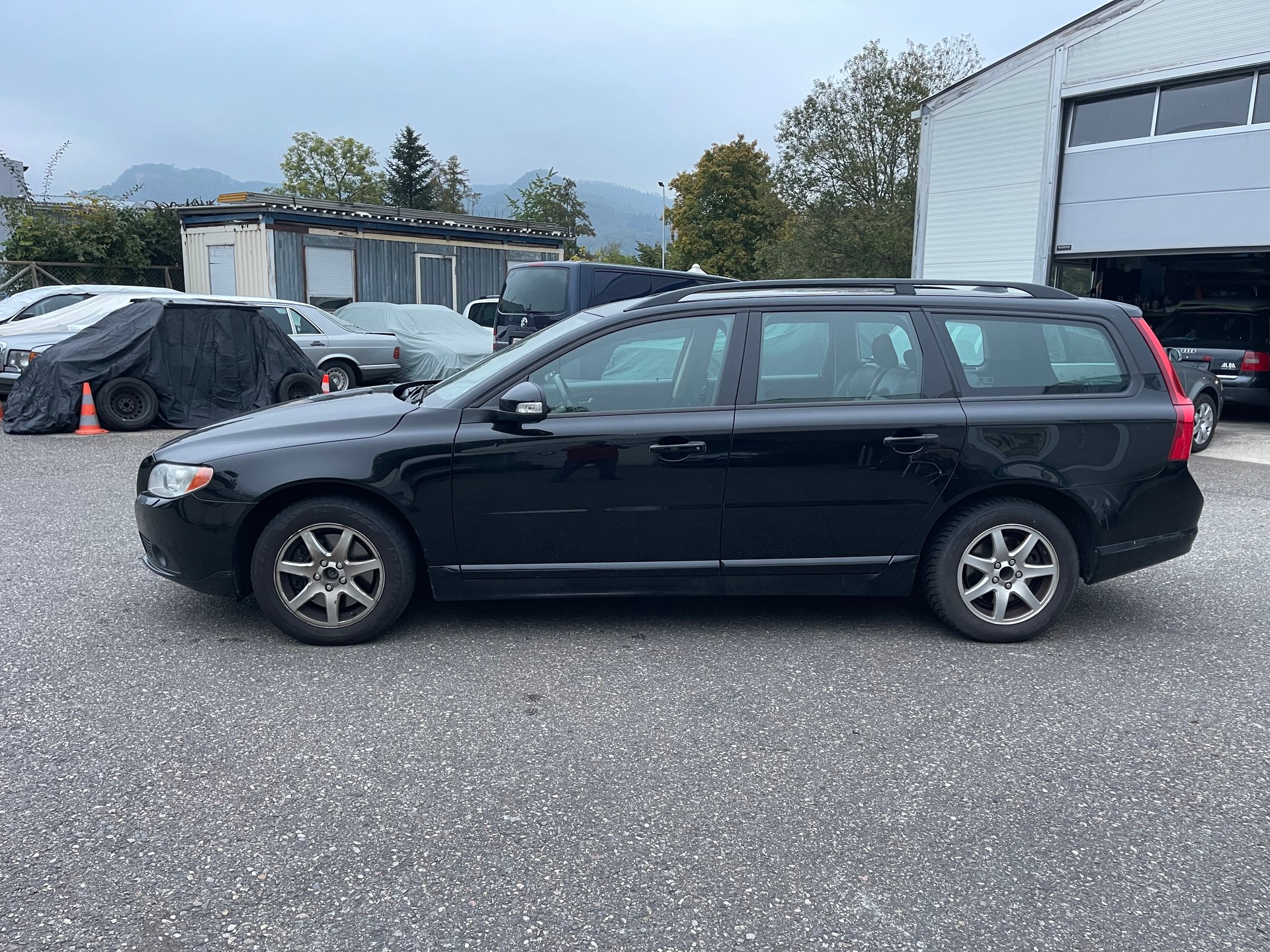VOLVO V70 3.2 Momentum Geartronic-image-6