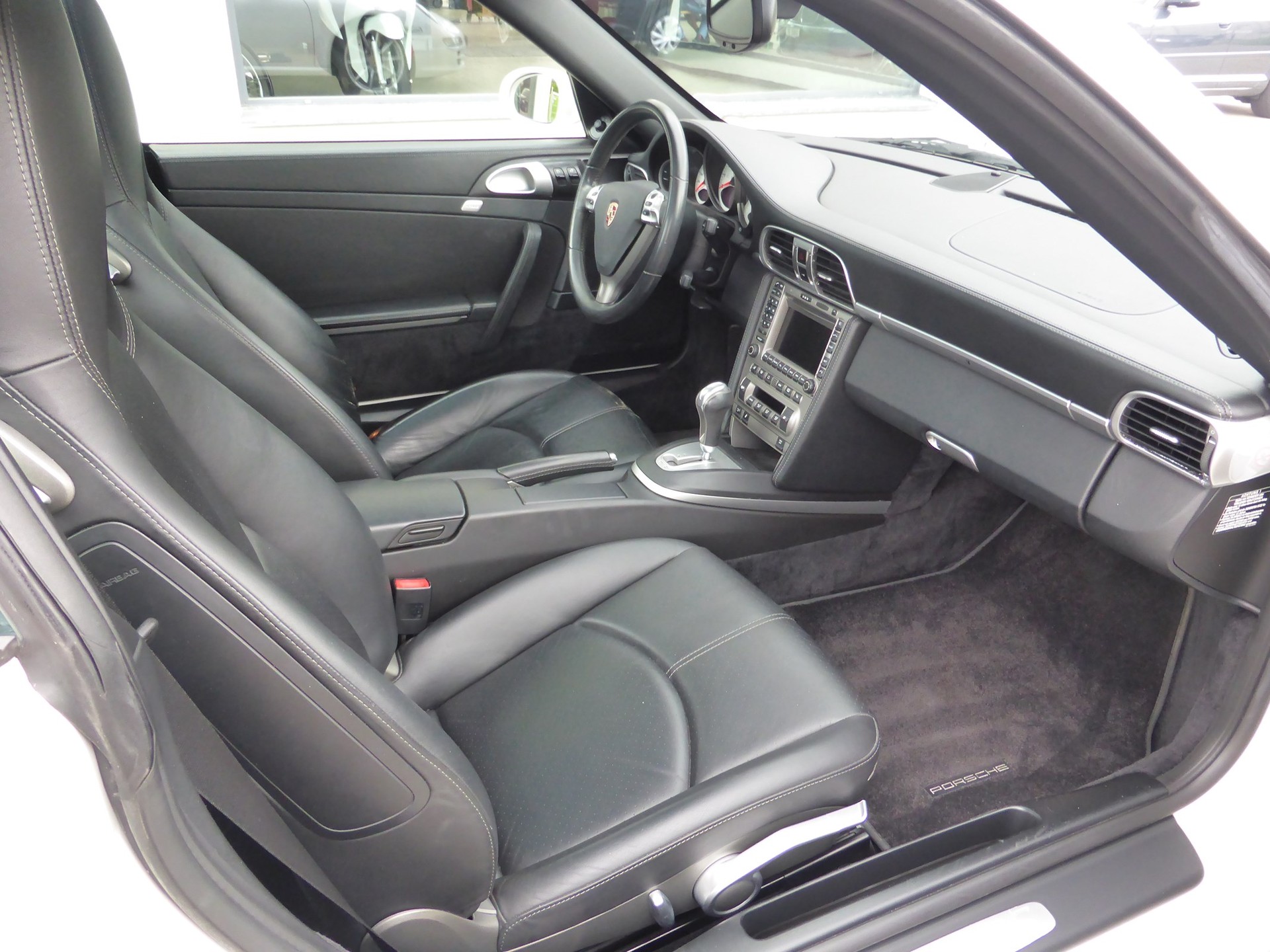 PORSCHE 911 Targa 4S-image-13
