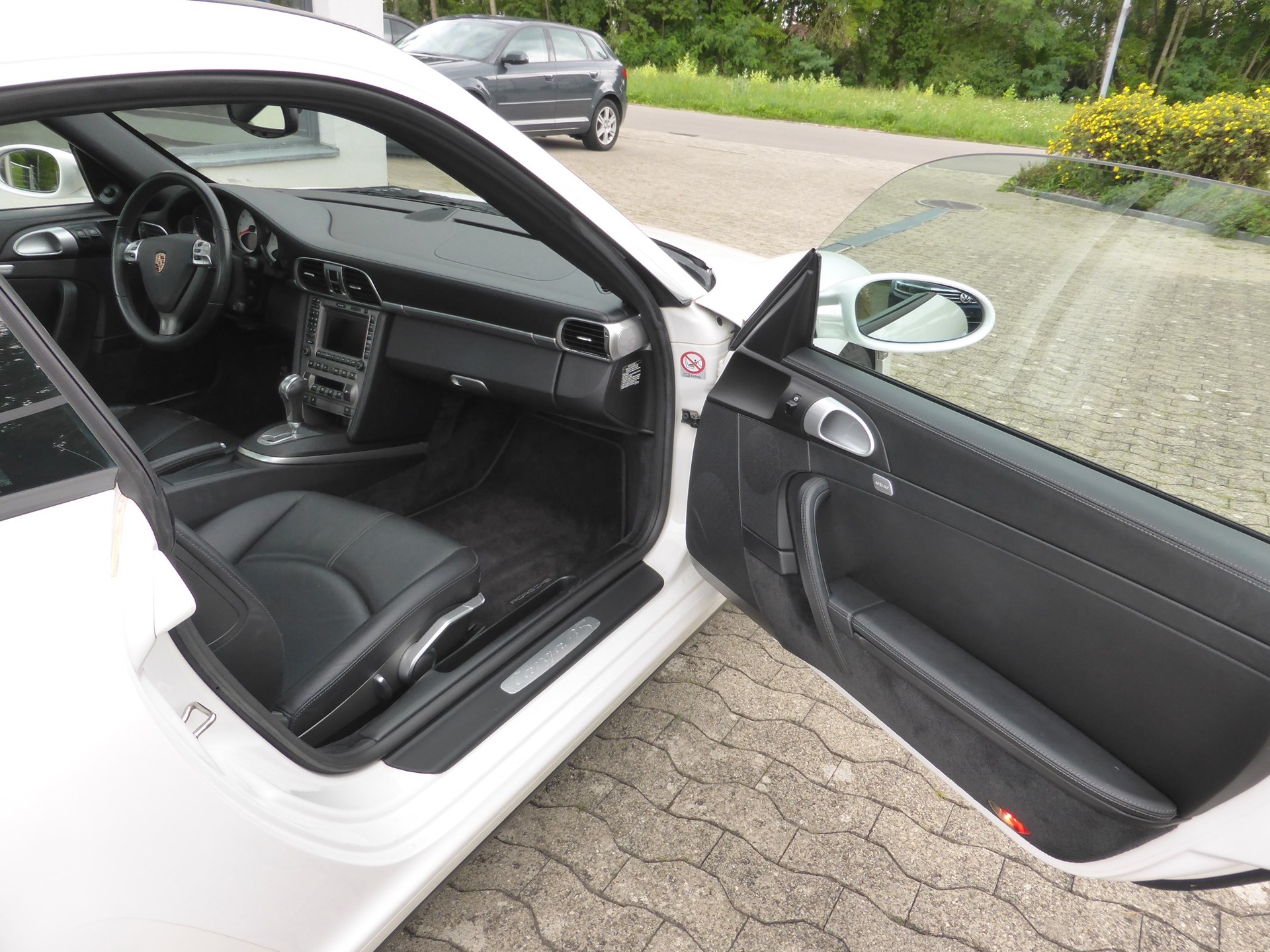 PORSCHE 911 Targa 4S-image-12