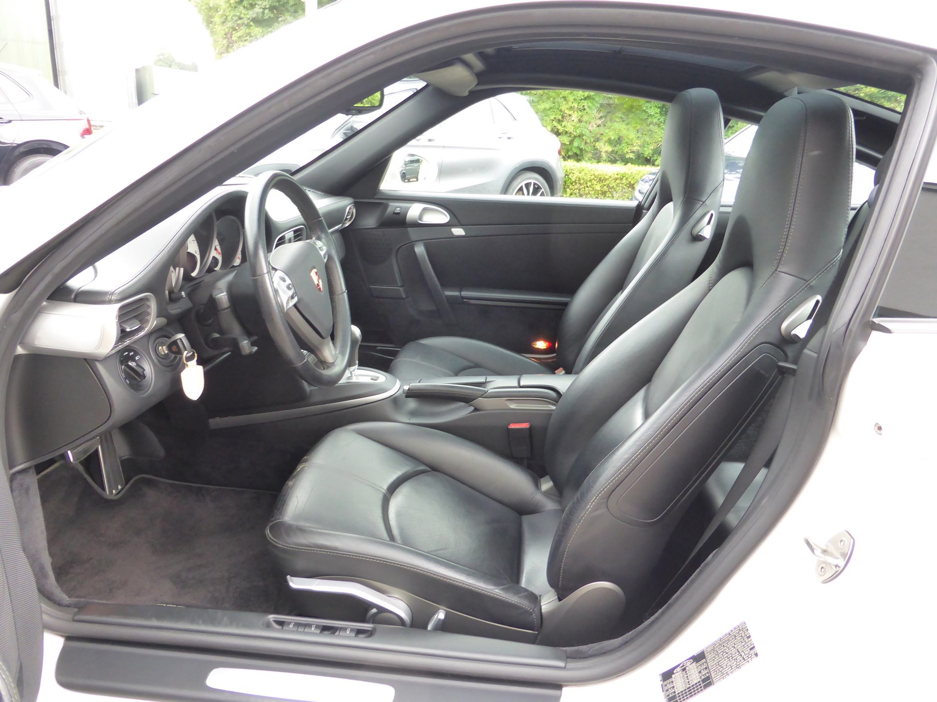PORSCHE 911 Targa 4S-image-10