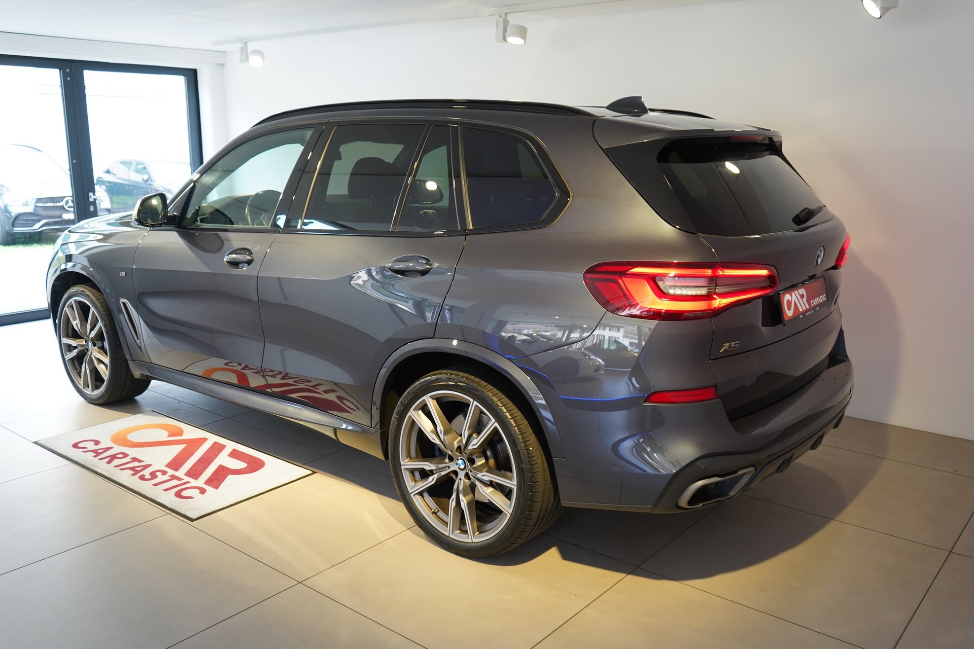 BMW X5 xDrive M50i / CH-Fahrzeug-image-2