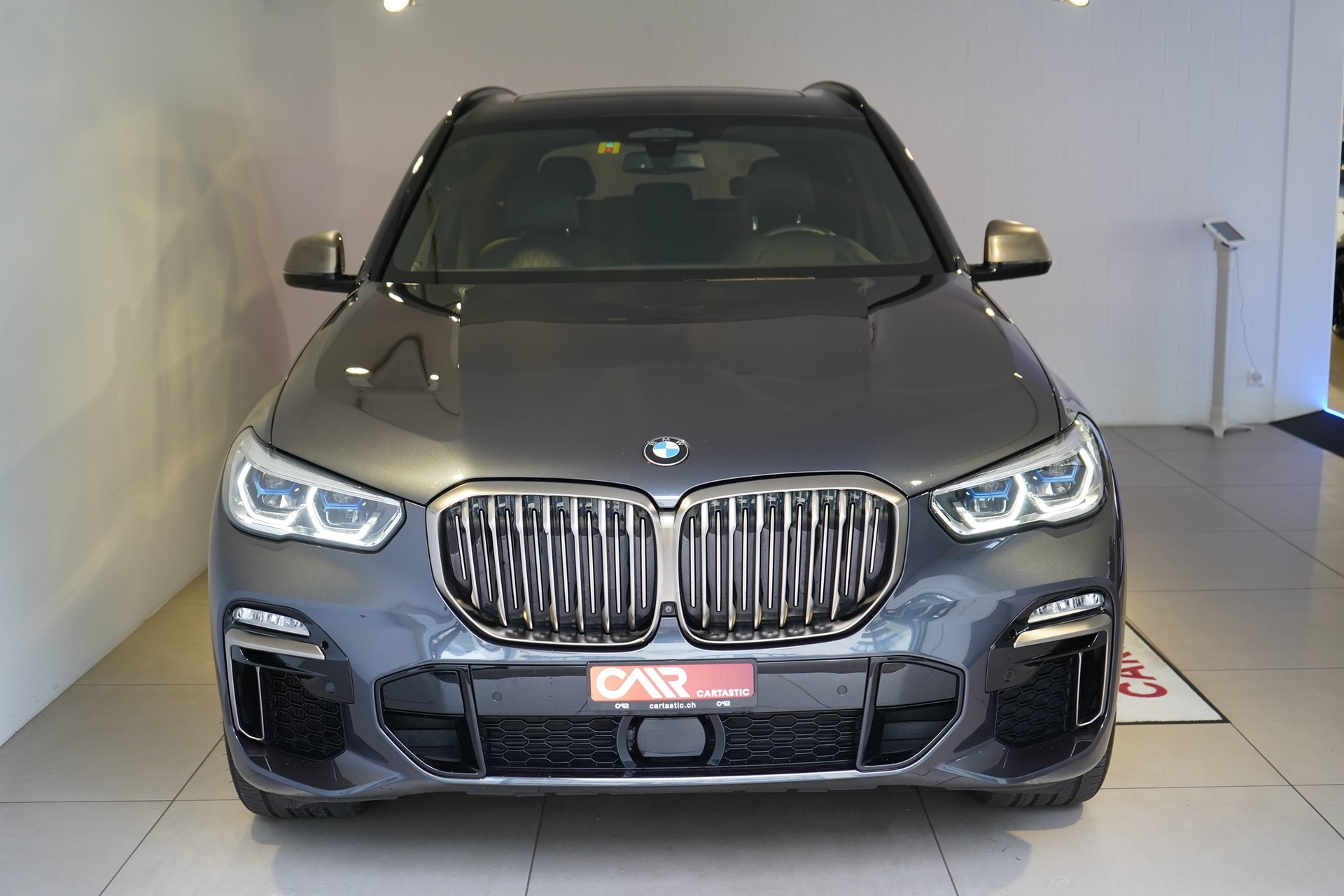 BMW X5 xDrive M50i / CH-Fahrzeug-image-1