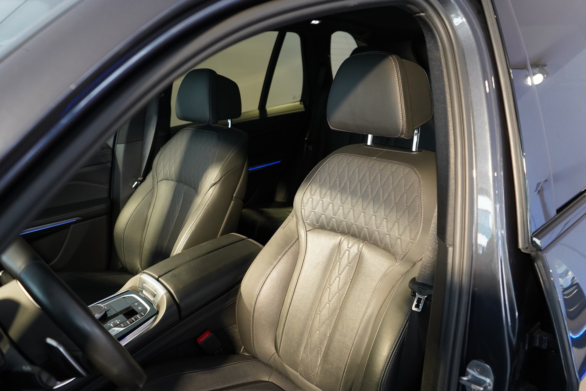 BMW X5 xDrive M50i / CH-Fahrzeug-image-6