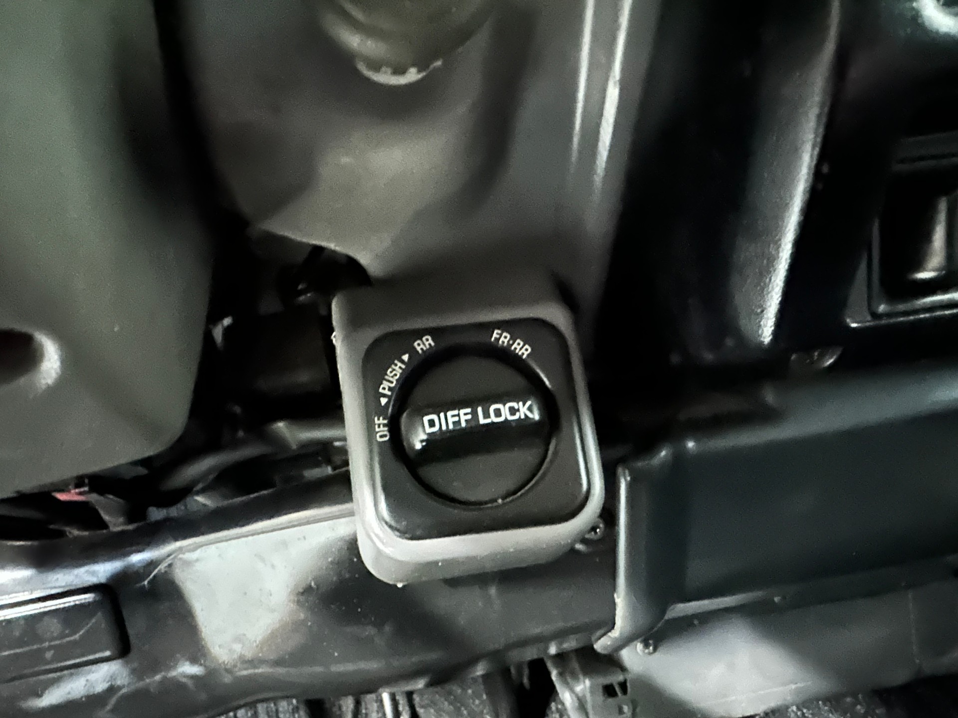 TOYOTA Land Cruiser 400 Hdt Long 4.2D-image-9