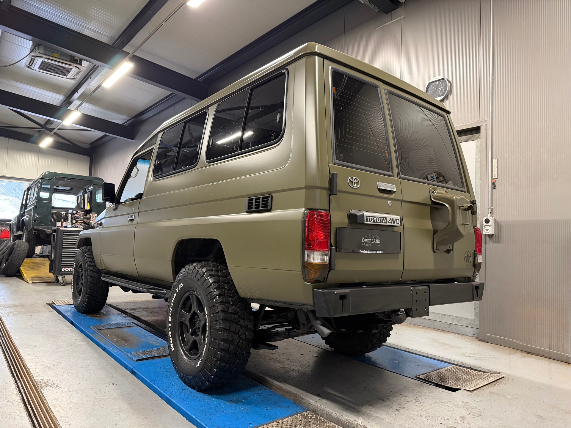 TOYOTA Land Cruiser 400 Hdt Long 4.2D-image-2
