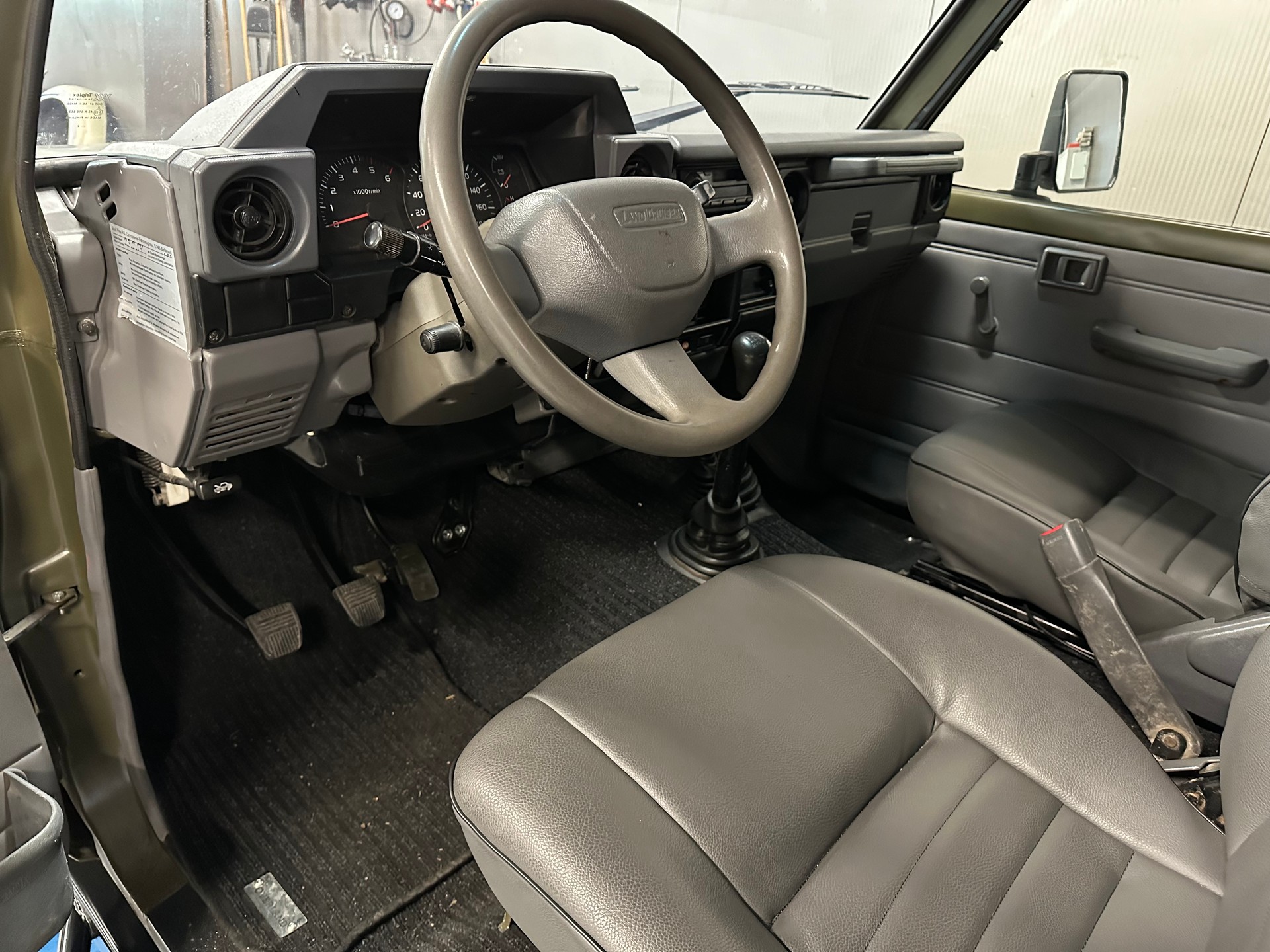 TOYOTA Land Cruiser 400 Hdt Long 4.2D-image-5