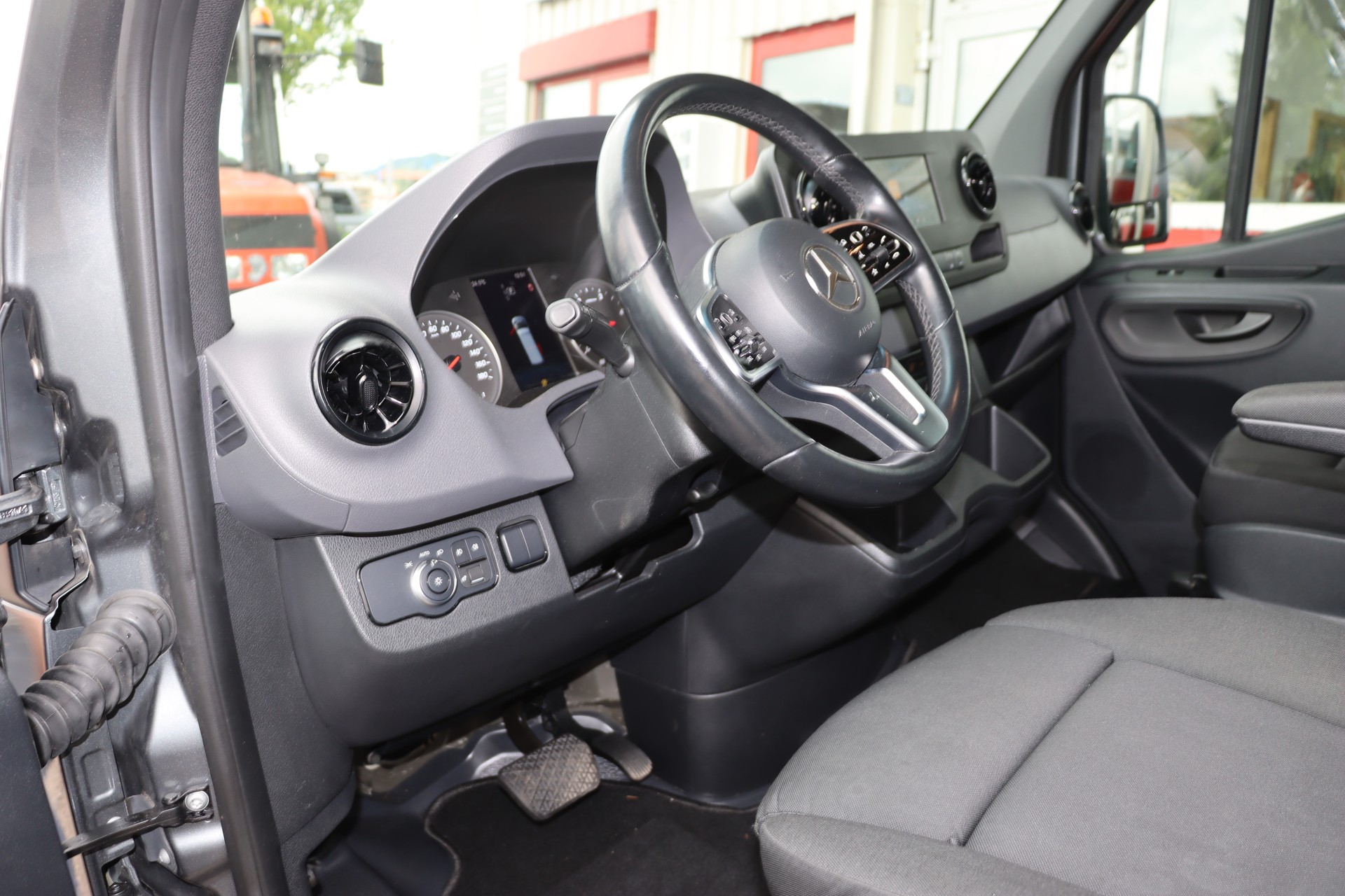MERCEDES-BENZ Sprinter 216 CDI Standard 7G-TRONIC PLUS-image-13