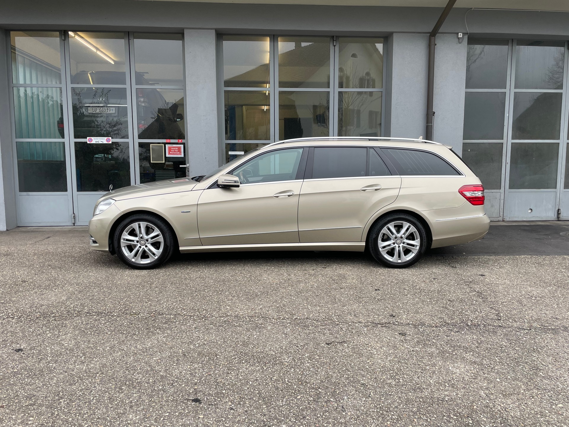 MERCEDES-BENZ E 350 CGI BlueEfficiency Avantgarde 7G-Tronic-image-1