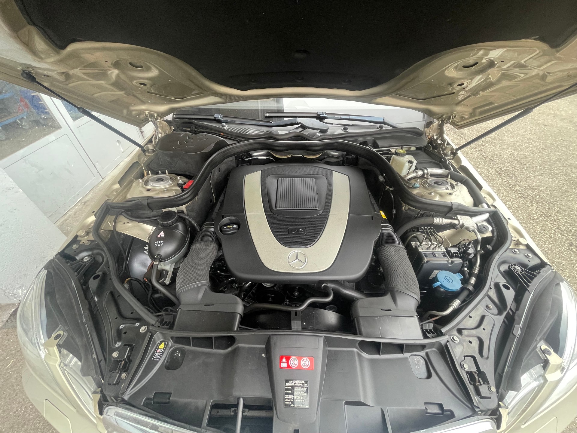 MERCEDES-BENZ E 350 CGI BlueEfficiency Avantgarde 7G-Tronic-image-6