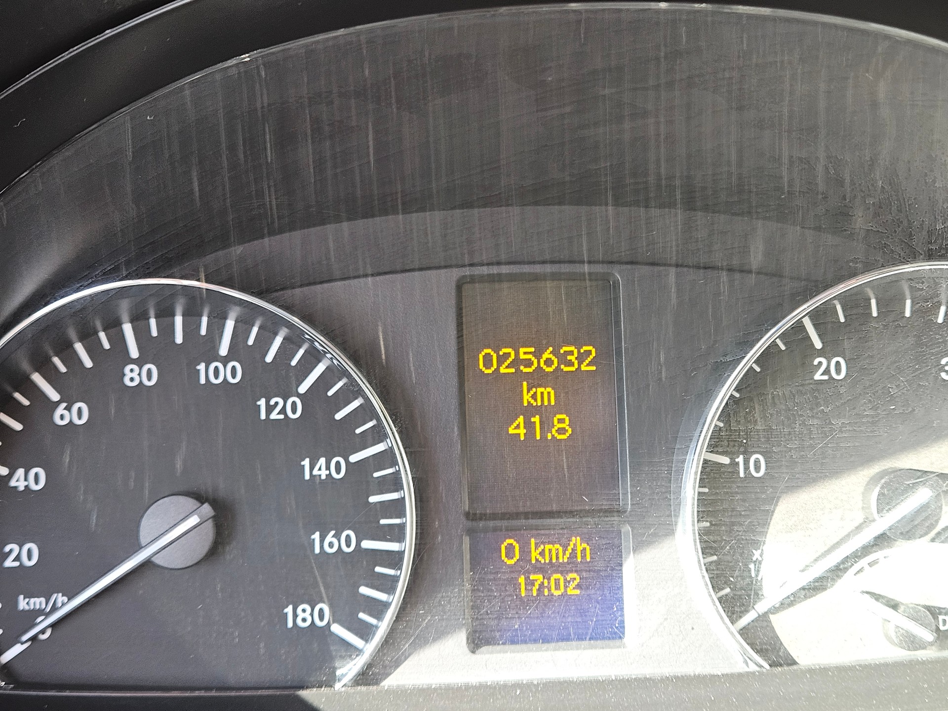 MERCEDES-BENZ 516 4x4 Funktionales Familien Abenteuermobil, ohne Gasinstallation-image-6