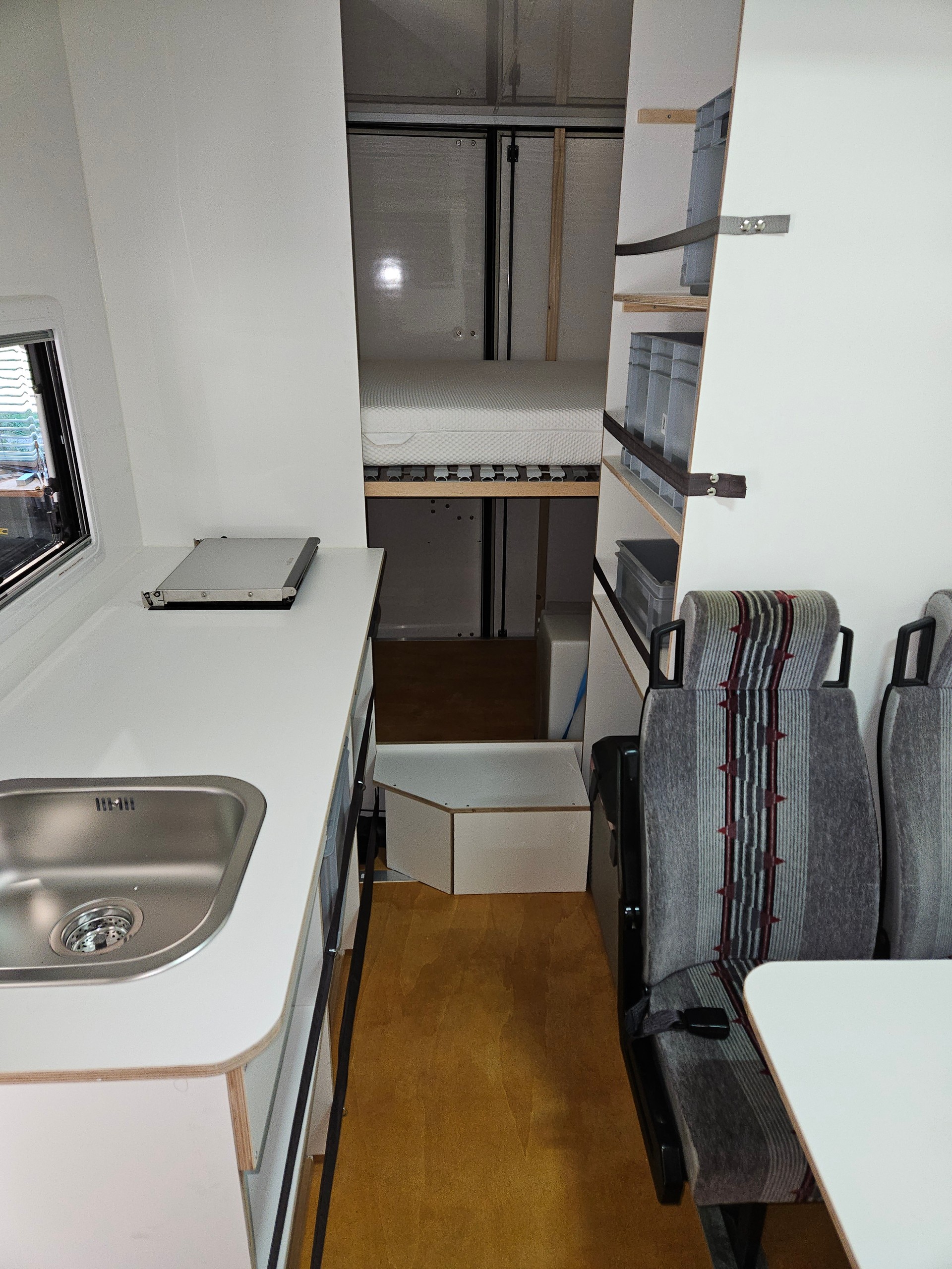 MERCEDES-BENZ 516 4x4 Funktionales Familien Abenteuermobil, ohne Gasinstallation-image-15