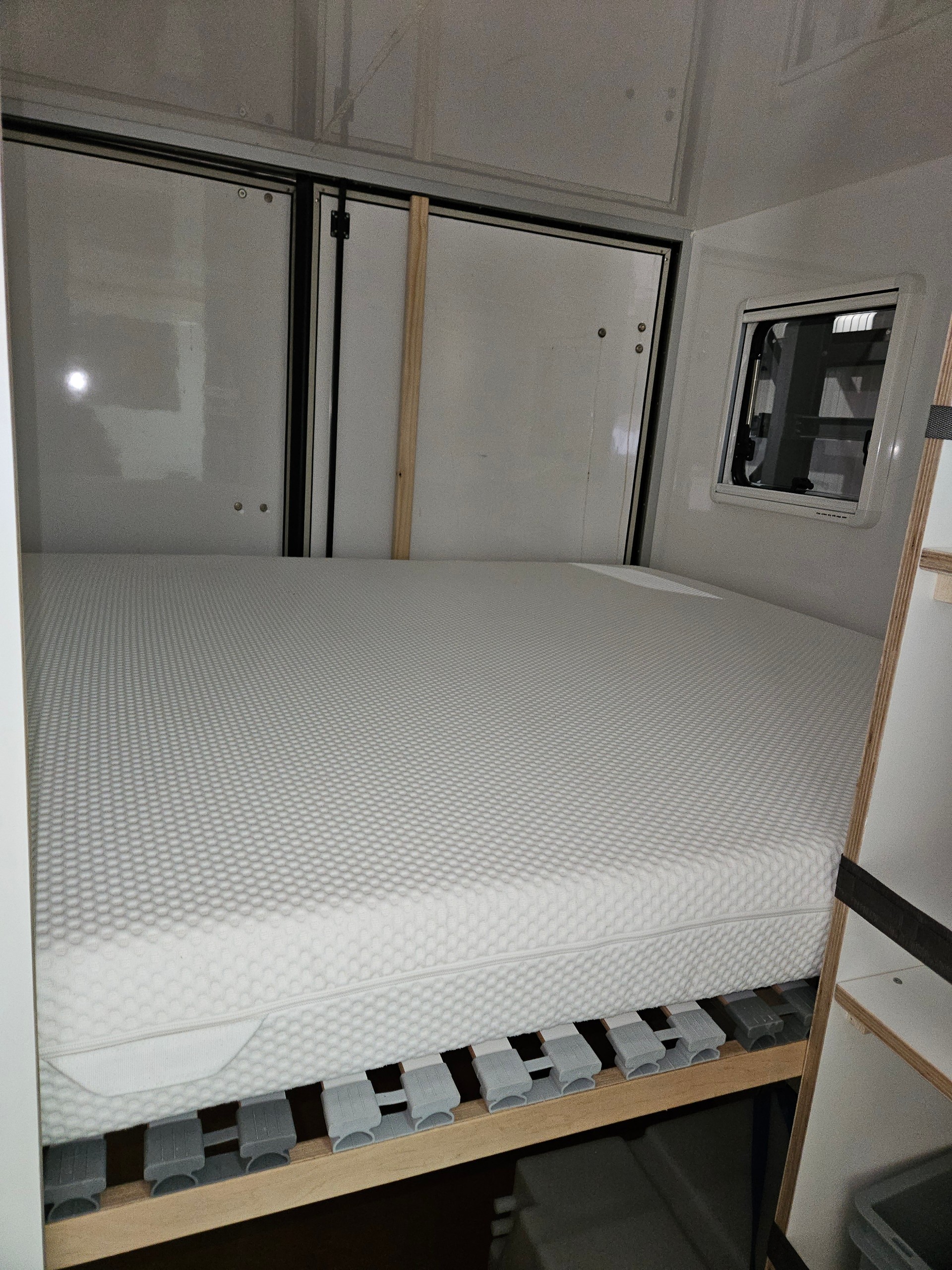 MERCEDES-BENZ 516 4x4 Funktionales Familien Abenteuermobil, ohne Gasinstallation-image-16