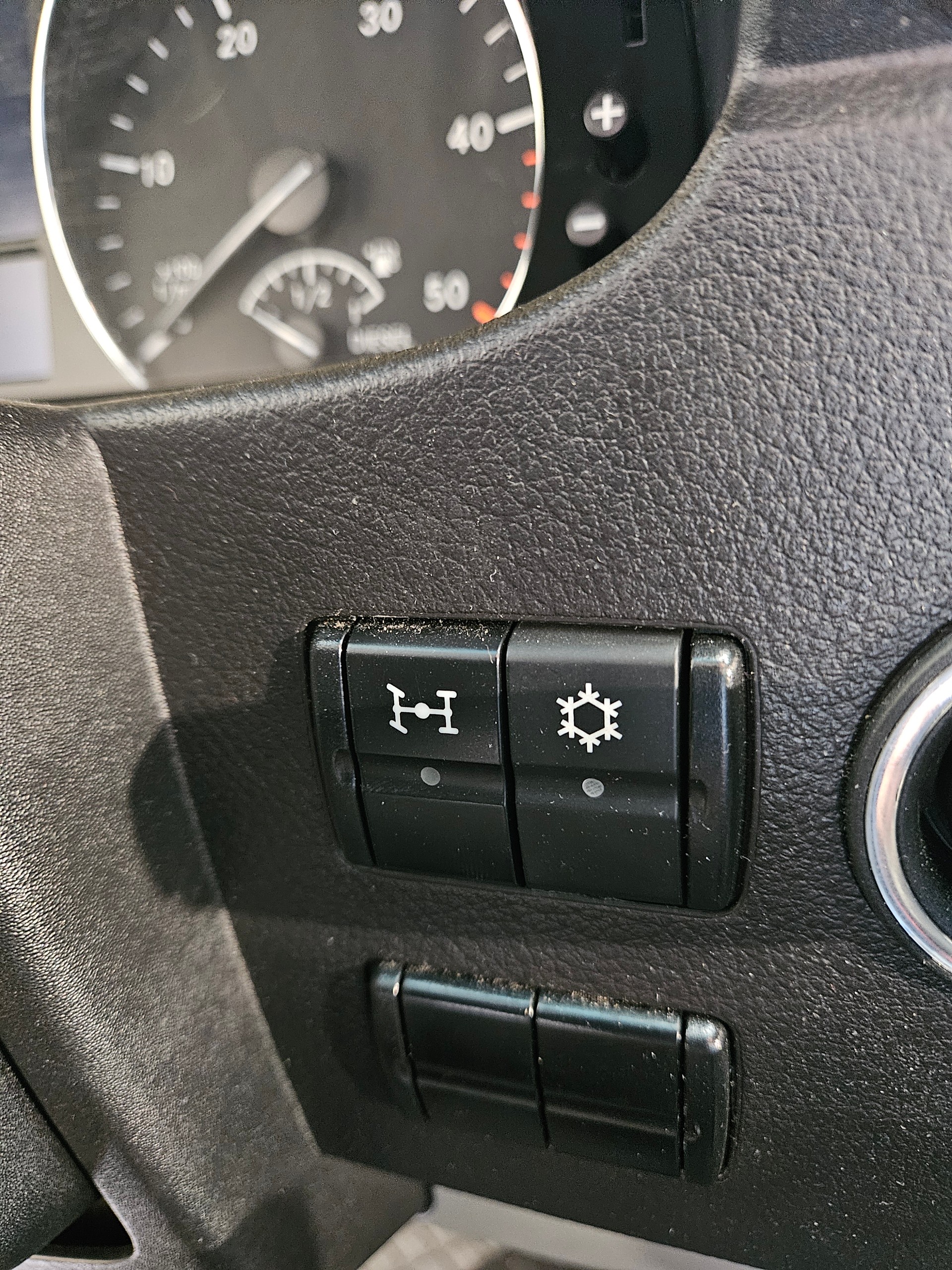 MERCEDES-BENZ 516 4x4 Funktionales Familien Abenteuermobil, ohne Gasinstallation-image-8