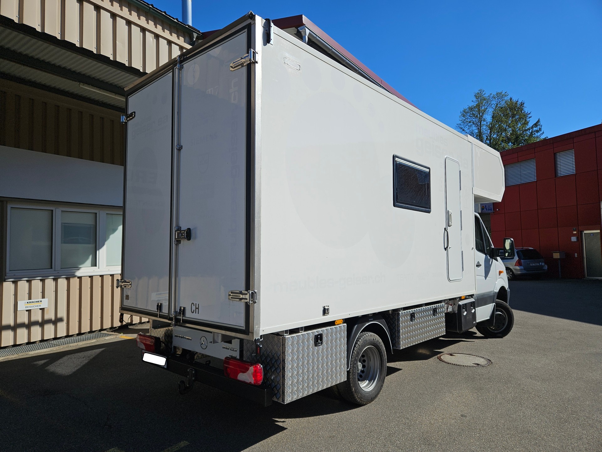 MERCEDES-BENZ 516 4x4 Funktionales Familien Abenteuermobil, ohne Gasinstallation-image-4