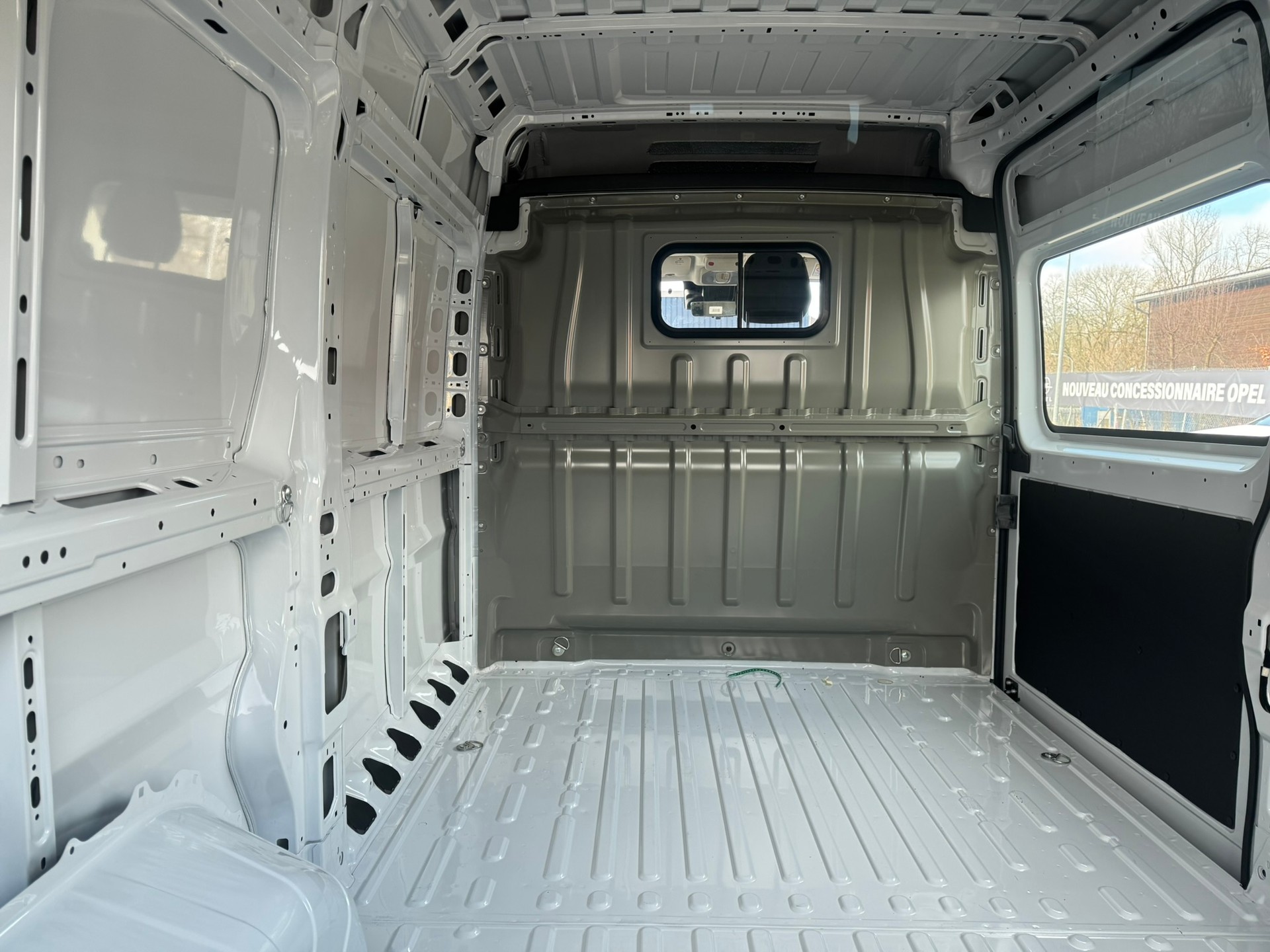 CITROEN Jumper 35 2.2 BlueHDi 180 L2H2 verglast EAT8-image-7