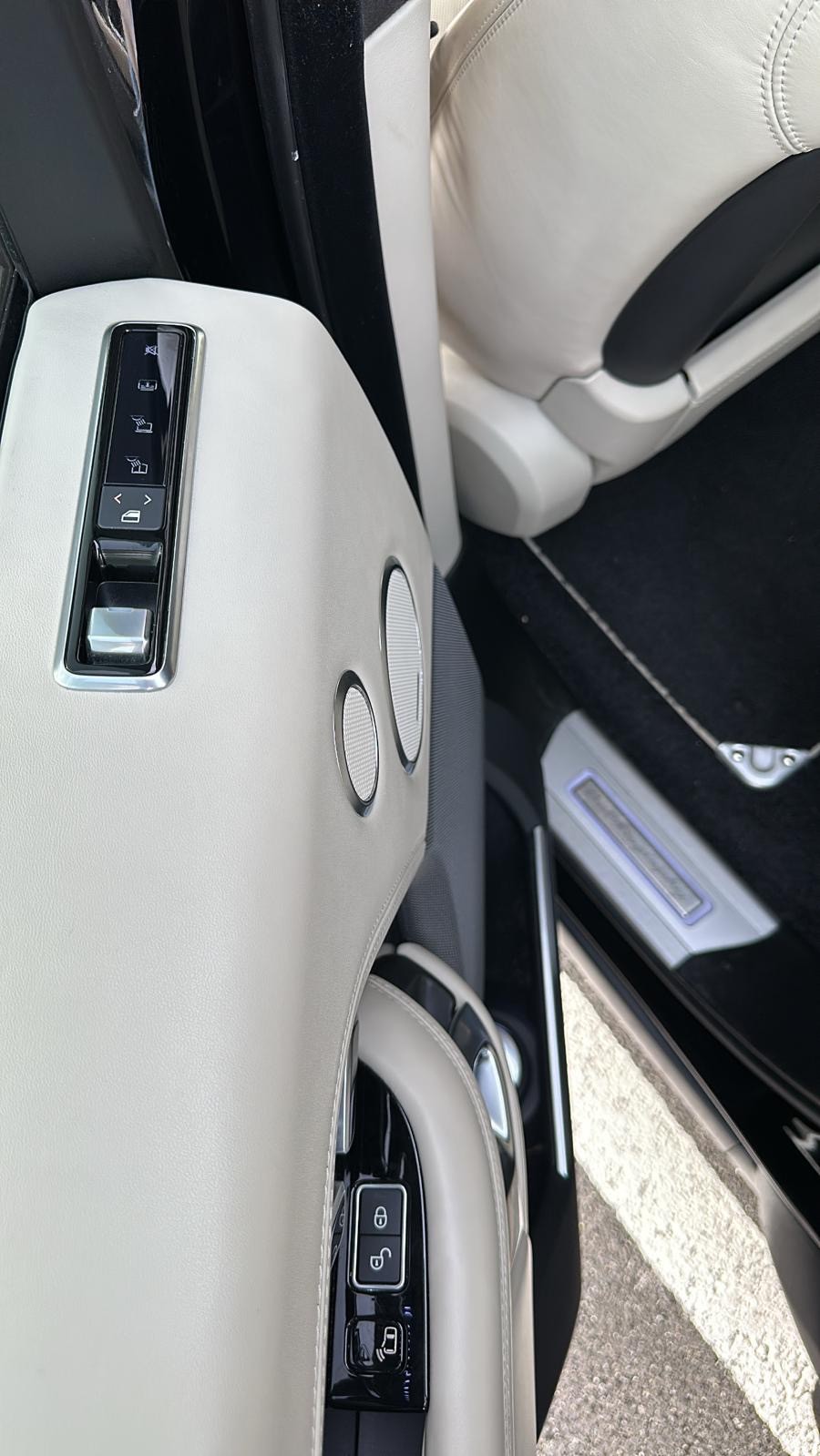 LAND ROVER Range Rover 5.0 V8 S/C AB Automatic-image-19