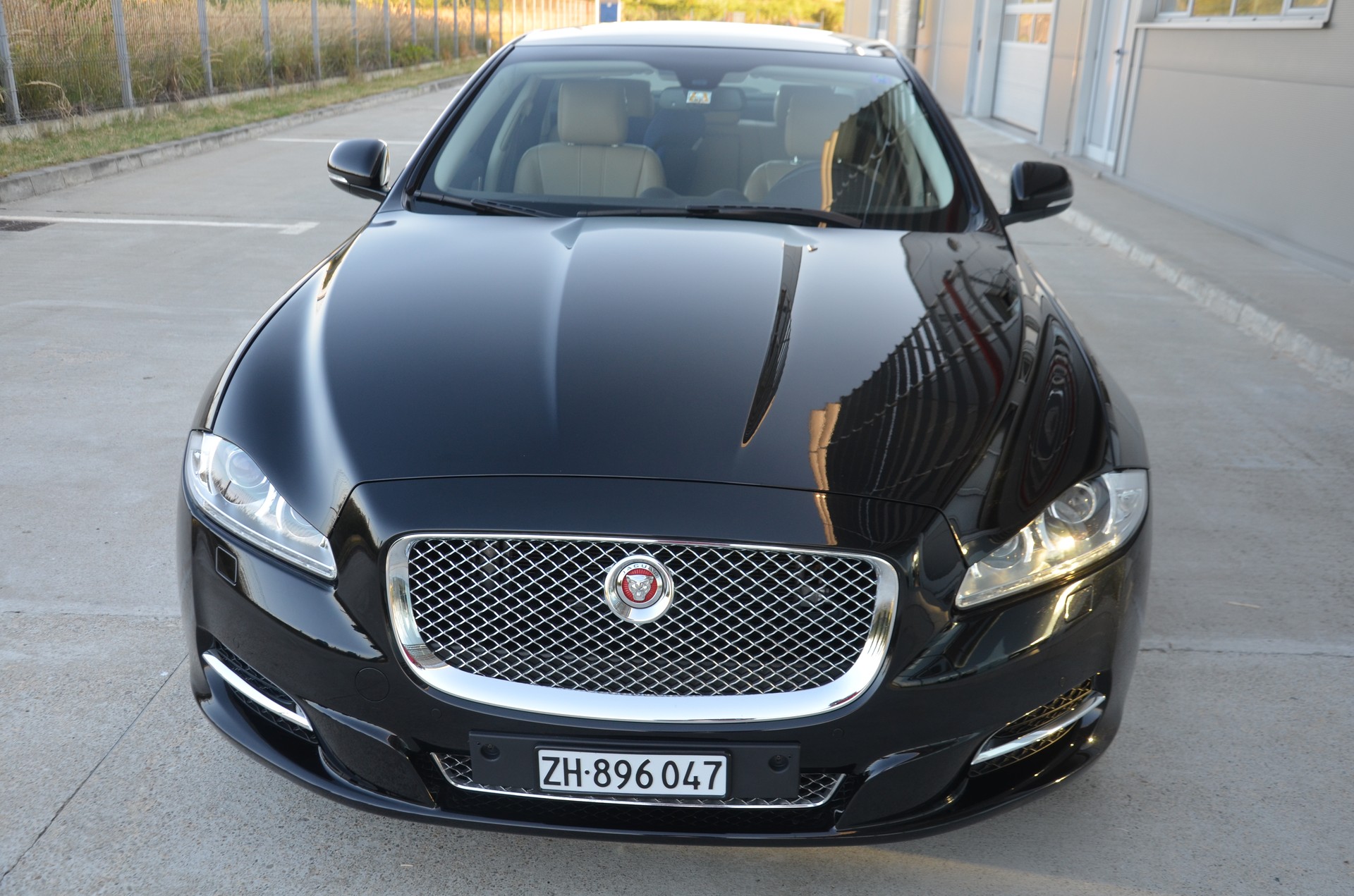 JAGUAR XJ 3.0d V6 Premium Luxury Automatic-image-1