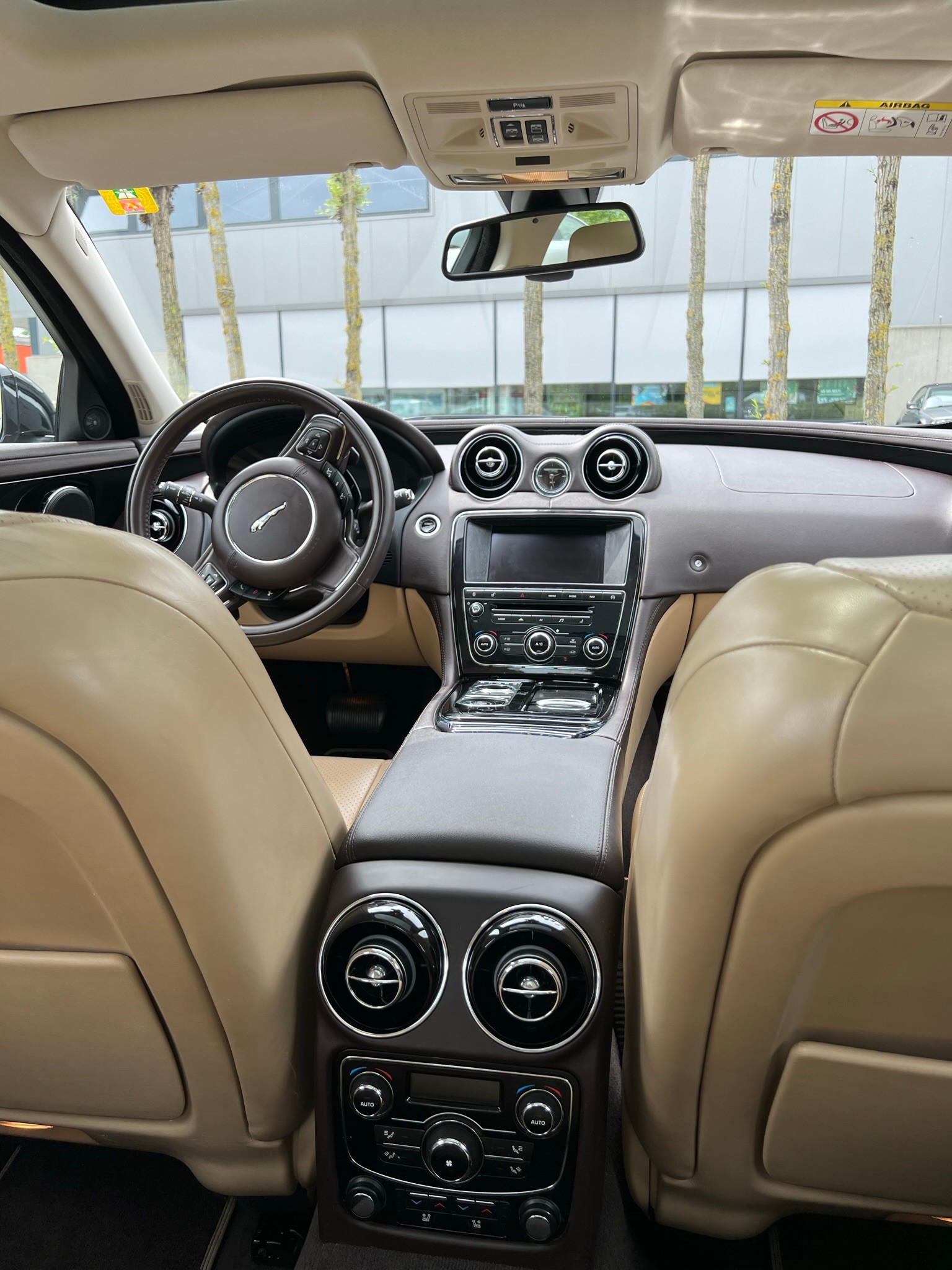 JAGUAR XJ 3.0d V6 Premium Luxury Automatic-image-4