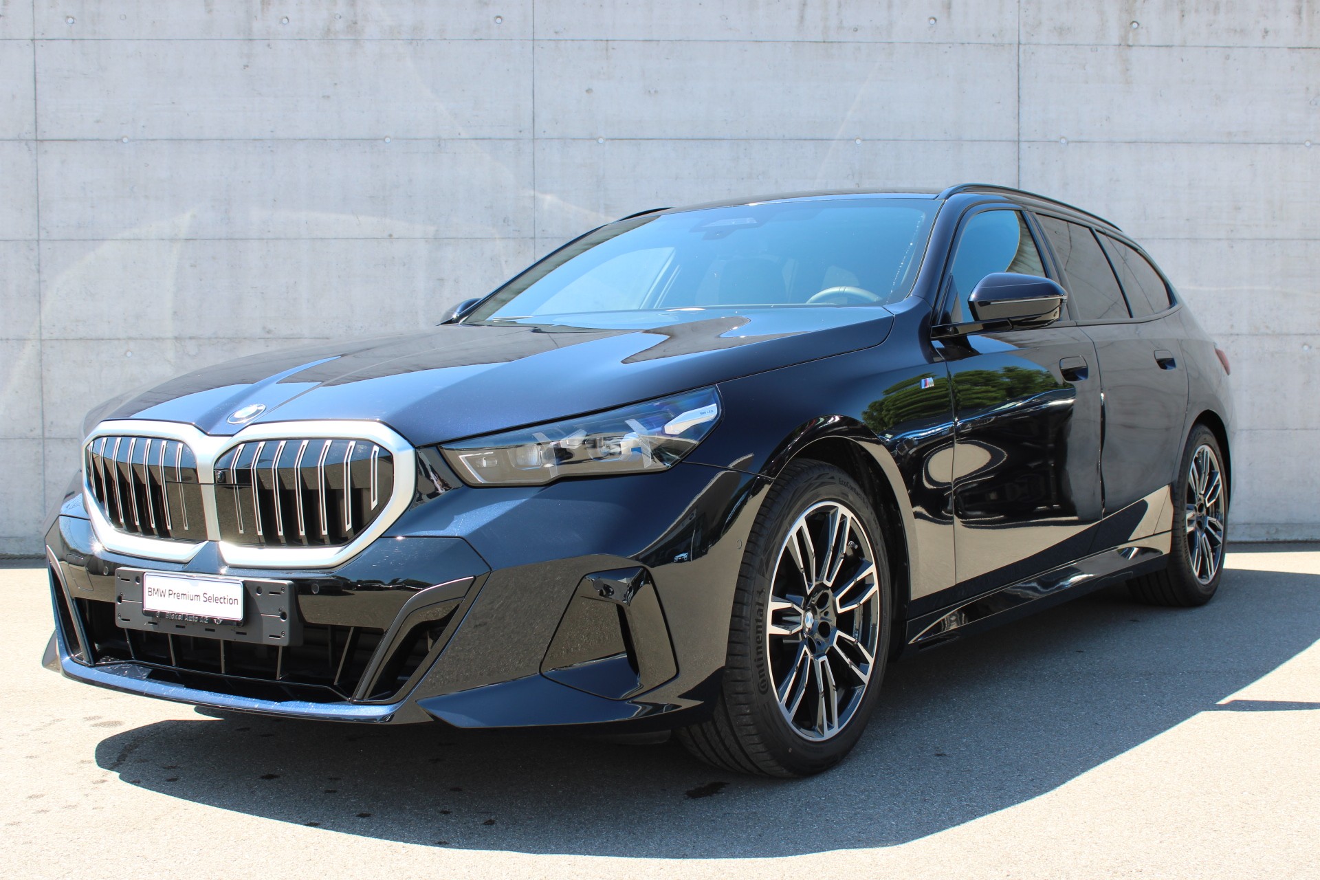BMW 520d xDrive Touring M Sport-image-0