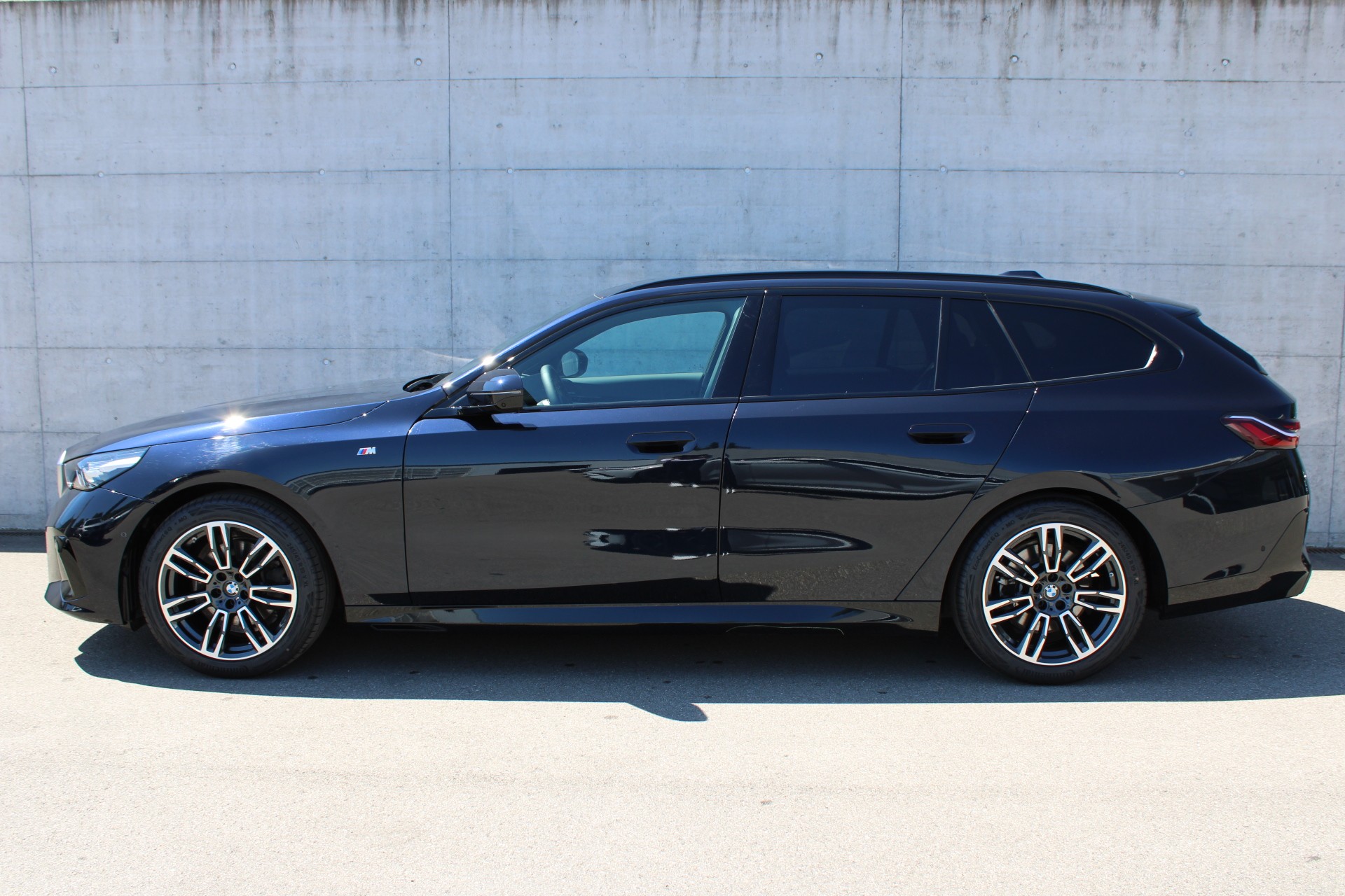 BMW 520d xDrive Touring M Sport-image-20