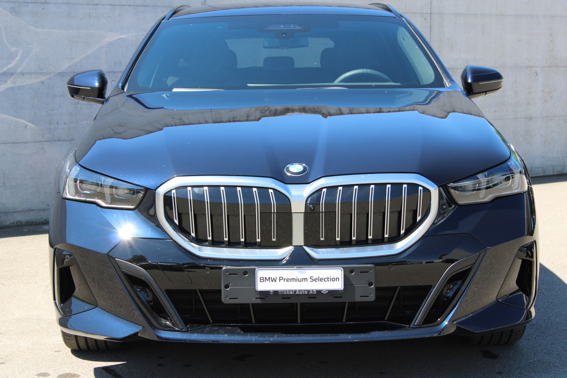 BMW 520d xDrive Touring M Sport-image-2